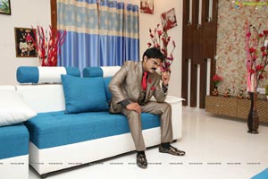 Anil Allam at Atharintiki Daaredi Serial Sets