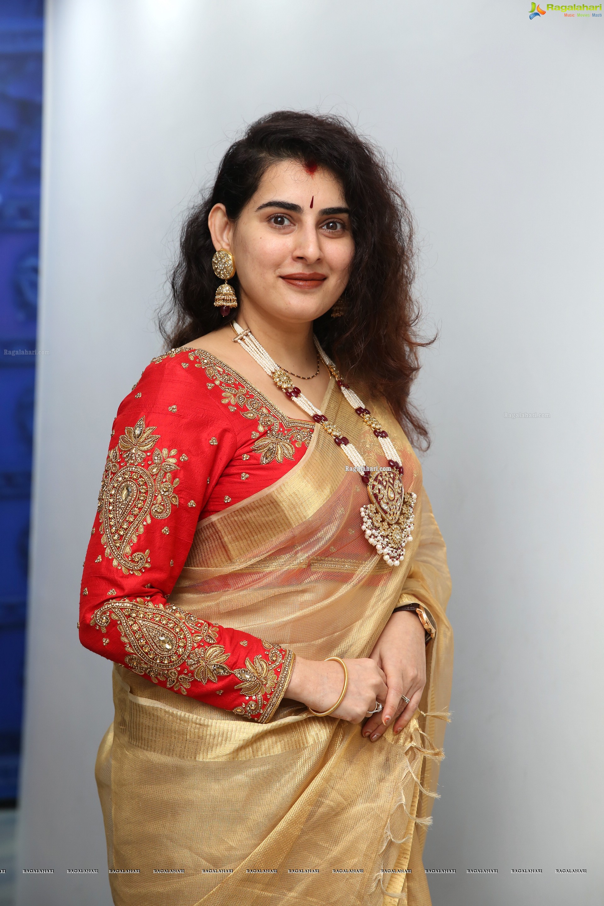 Archana Shastry at Sri Krishna Silks Exclusive Weaves at Banjara Hills Curtain Raiser - HD Gallery