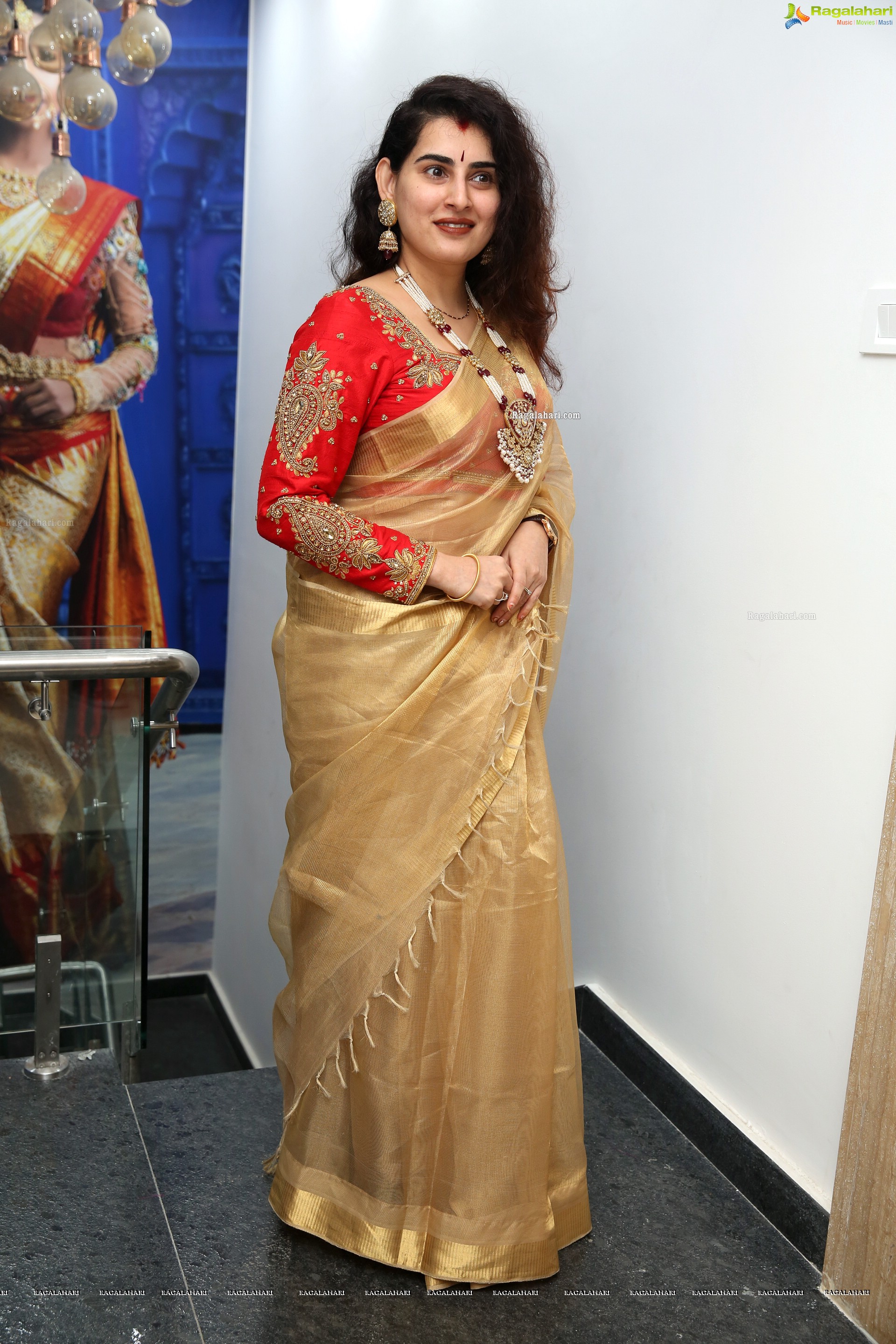 Archana Shastry at Sri Krishna Silks Exclusive Weaves at Banjara Hills Curtain Raiser - HD Gallery