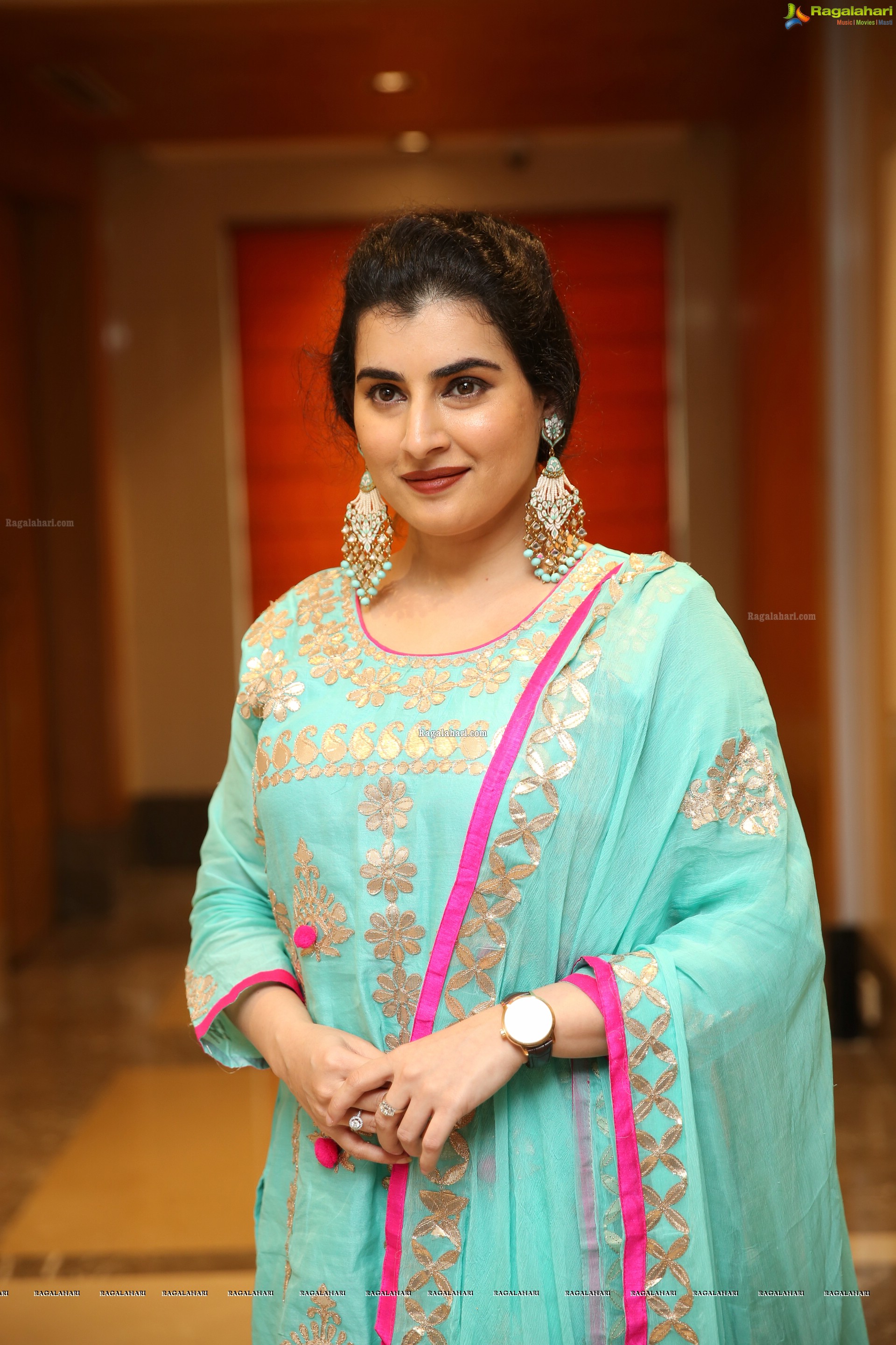 Archana Shastry @ Sutraa Exhibition Curtain Raiser & Fashion Show - HD Gallery