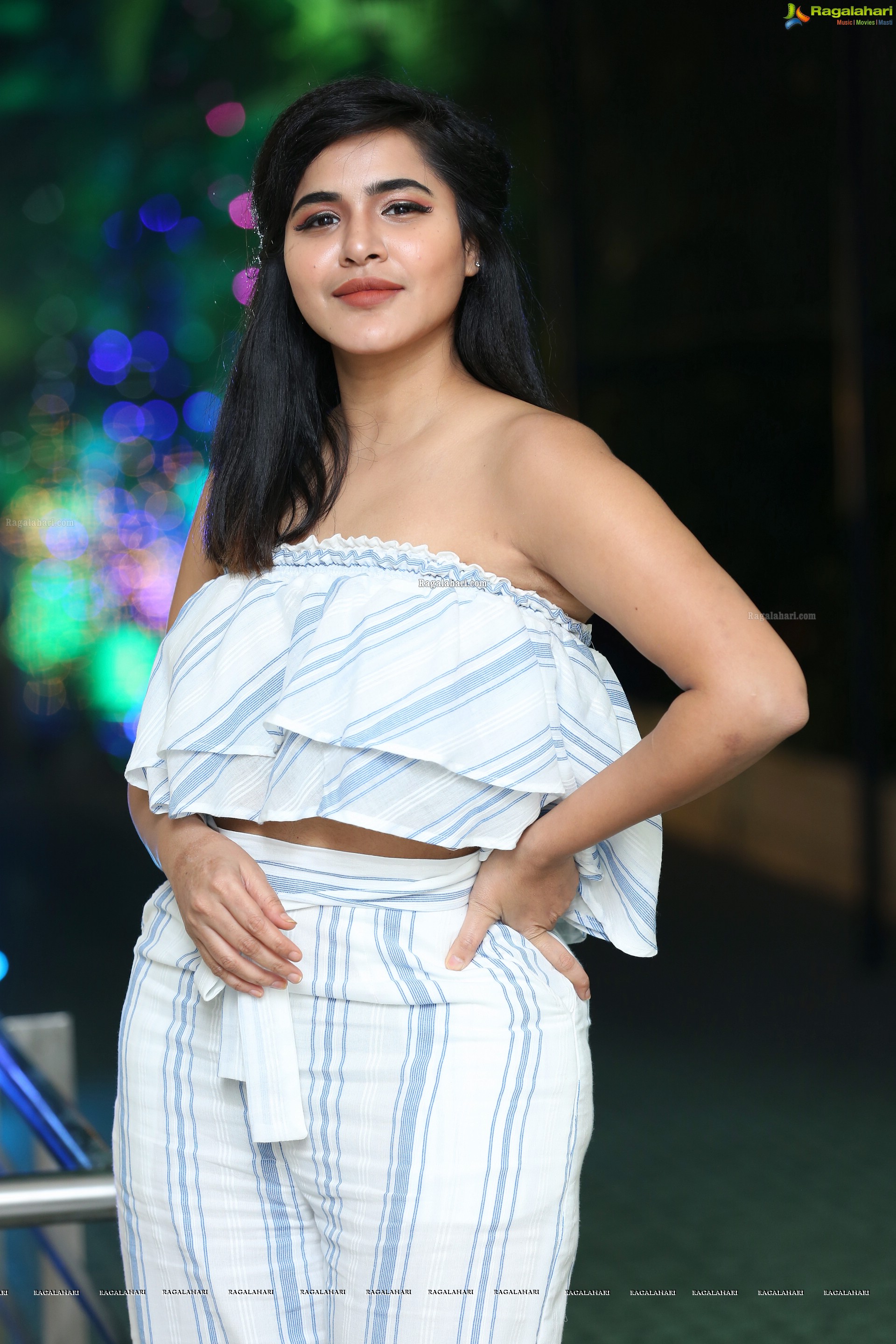 Ashu Reddy Latest Photoshoot - HD Gallery