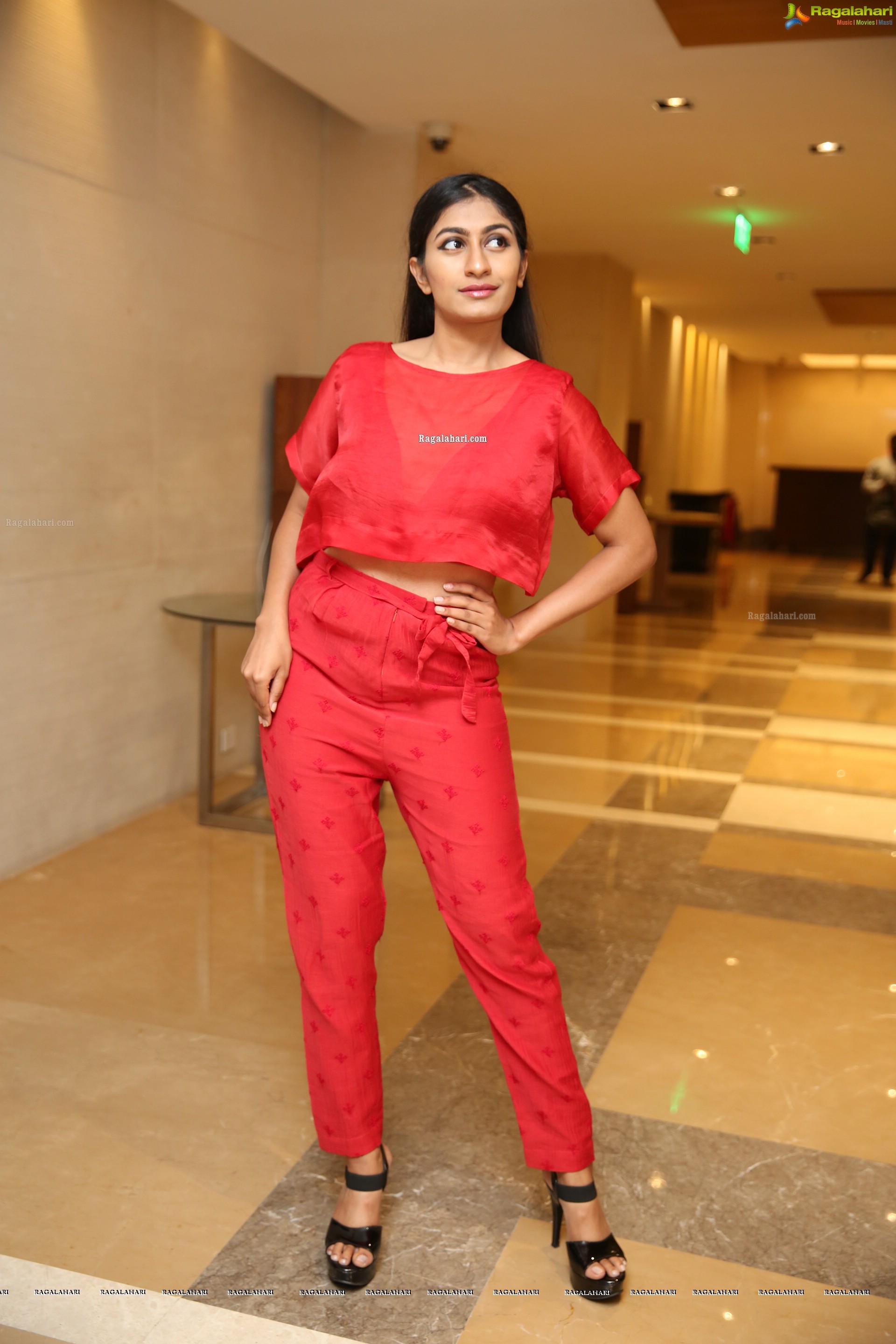 Bhavana Sirpa at Sutraa Grand Curtain Raiser & Fashion Showcase