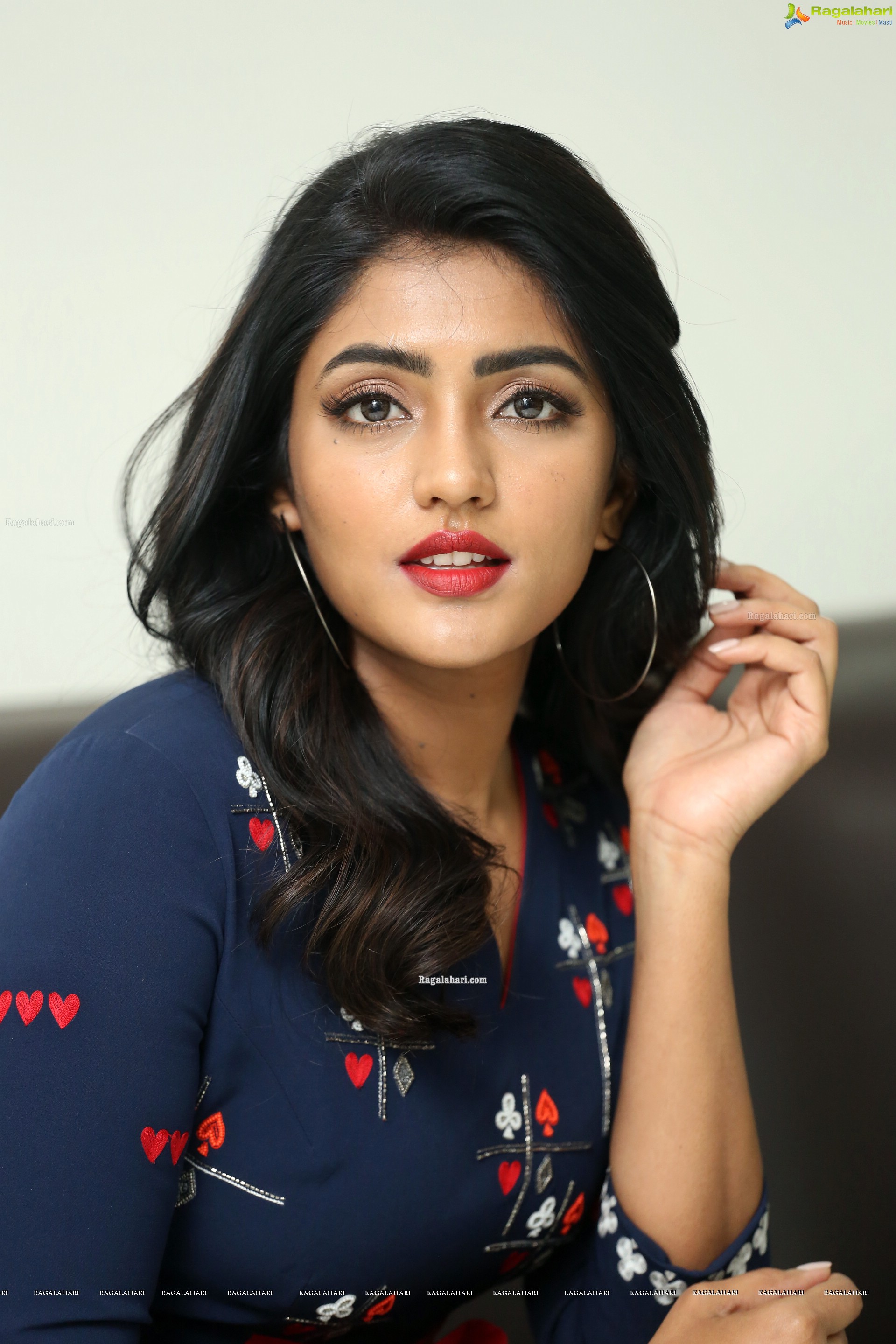 Actress Eesha Rebba at Ragala 24 Gantallo Interview HD Gallery, Images