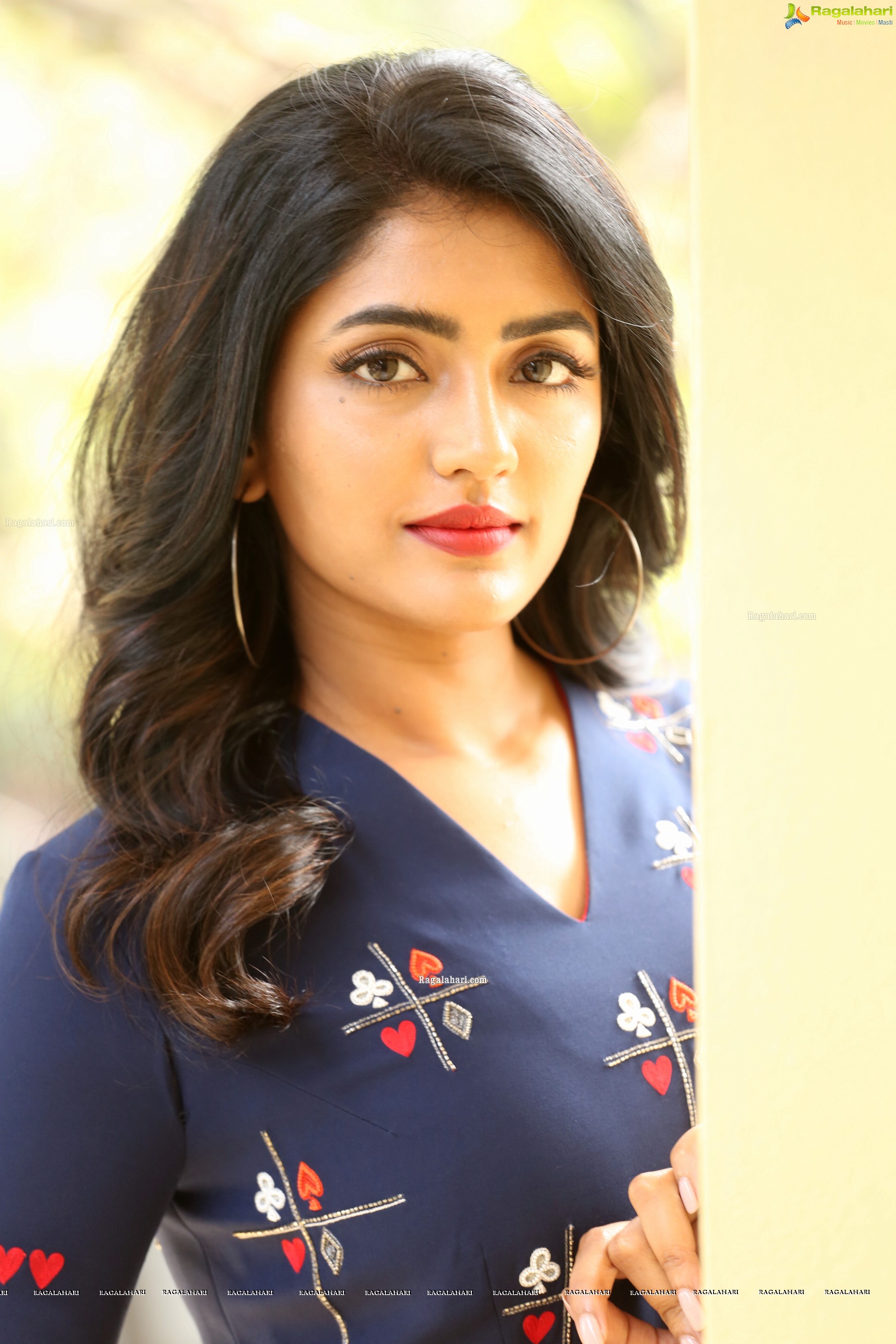 Actress Eesha Rebba at Ragala 24 Gantallo Interview HD Gallery, Images