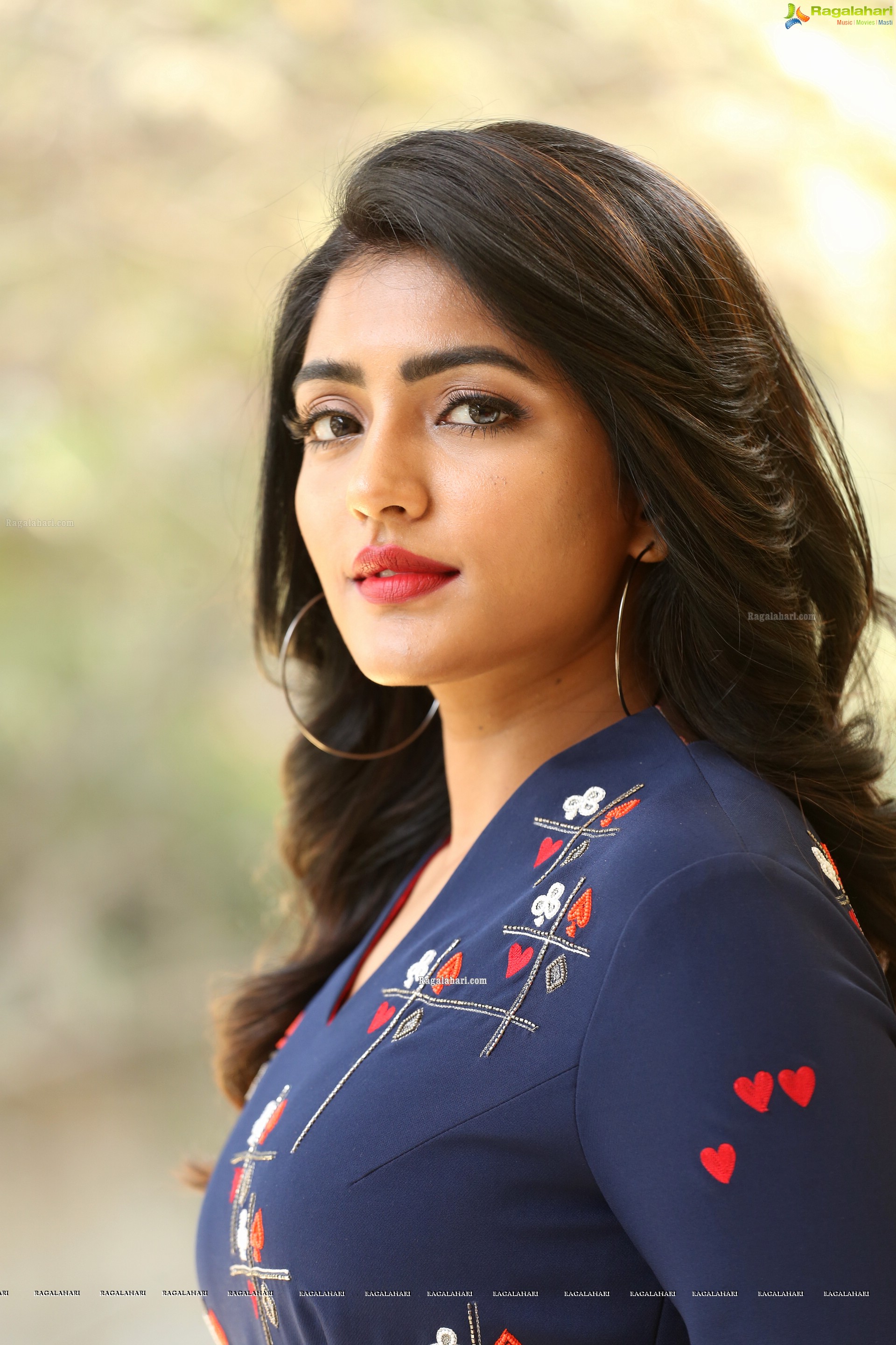 Actress Eesha Rebba at Ragala 24 Gantallo Interview HD Gallery, Images