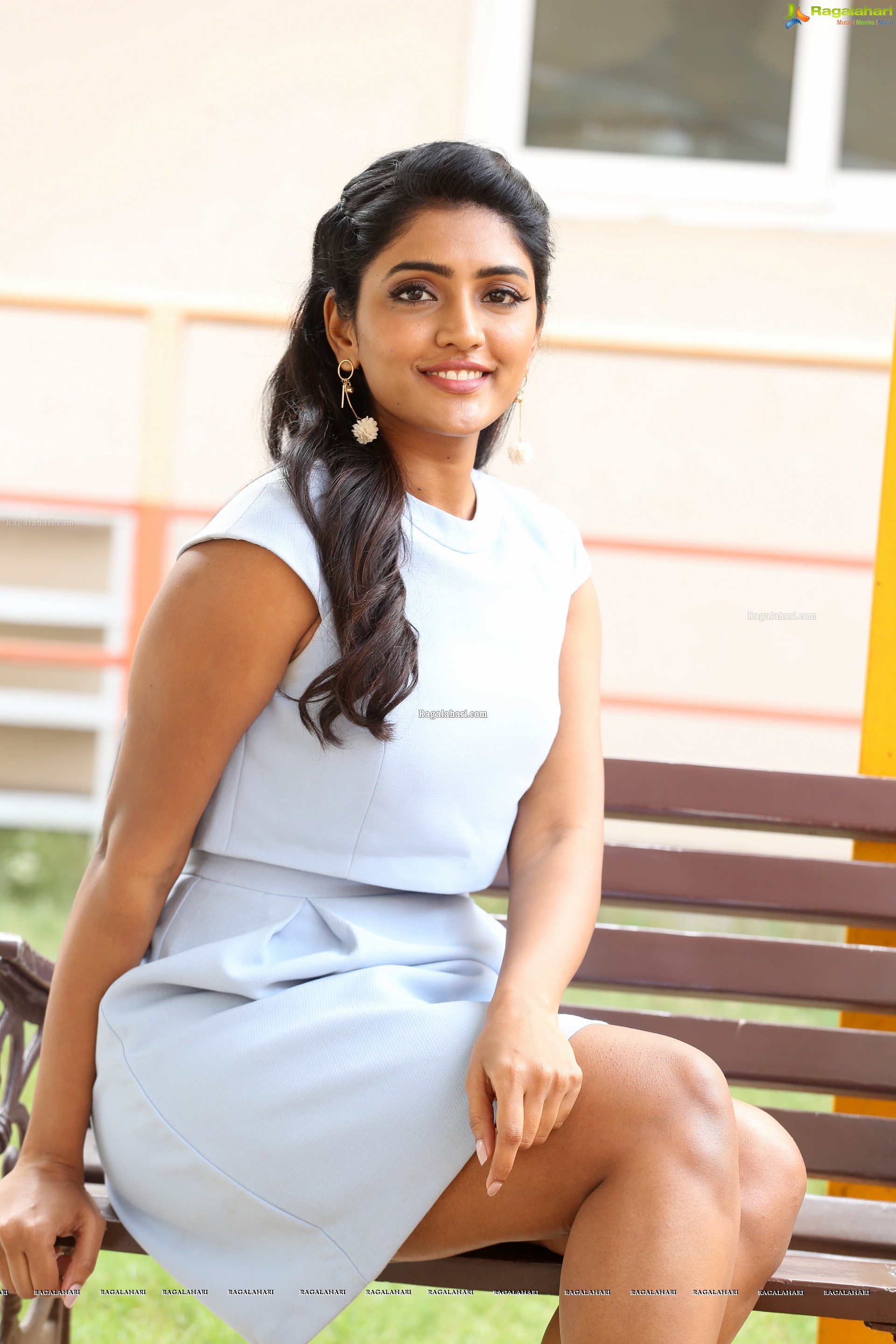 Eesha Rebba at Ragala 24 Gantallo Success Meet (HD Photos)