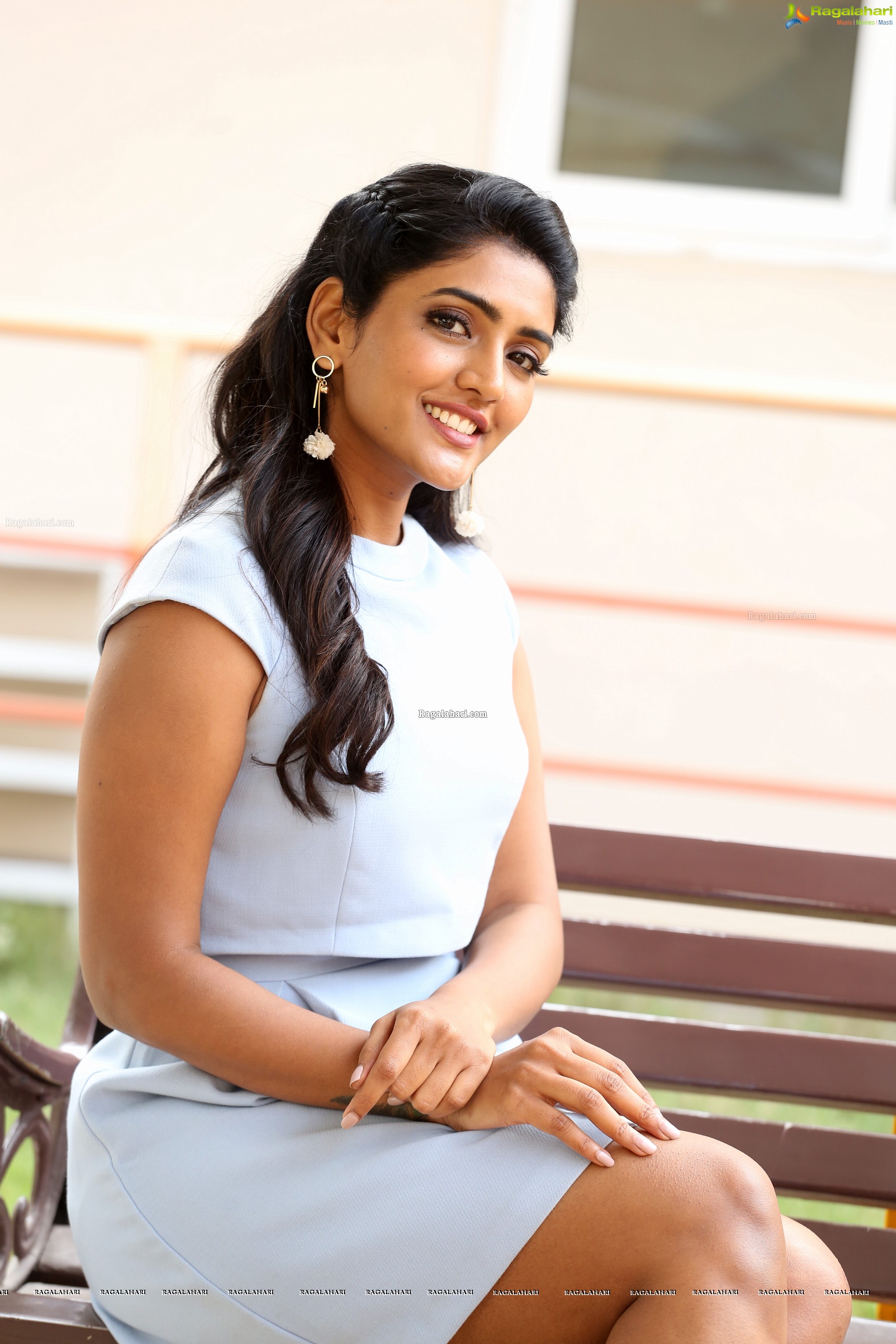 Eesha Rebba at Ragala 24 Gantallo Success Meet (HD Photos)