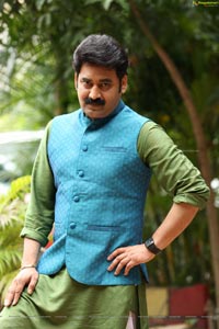 Actor Gireesh at Agnisakshi Serial Sets