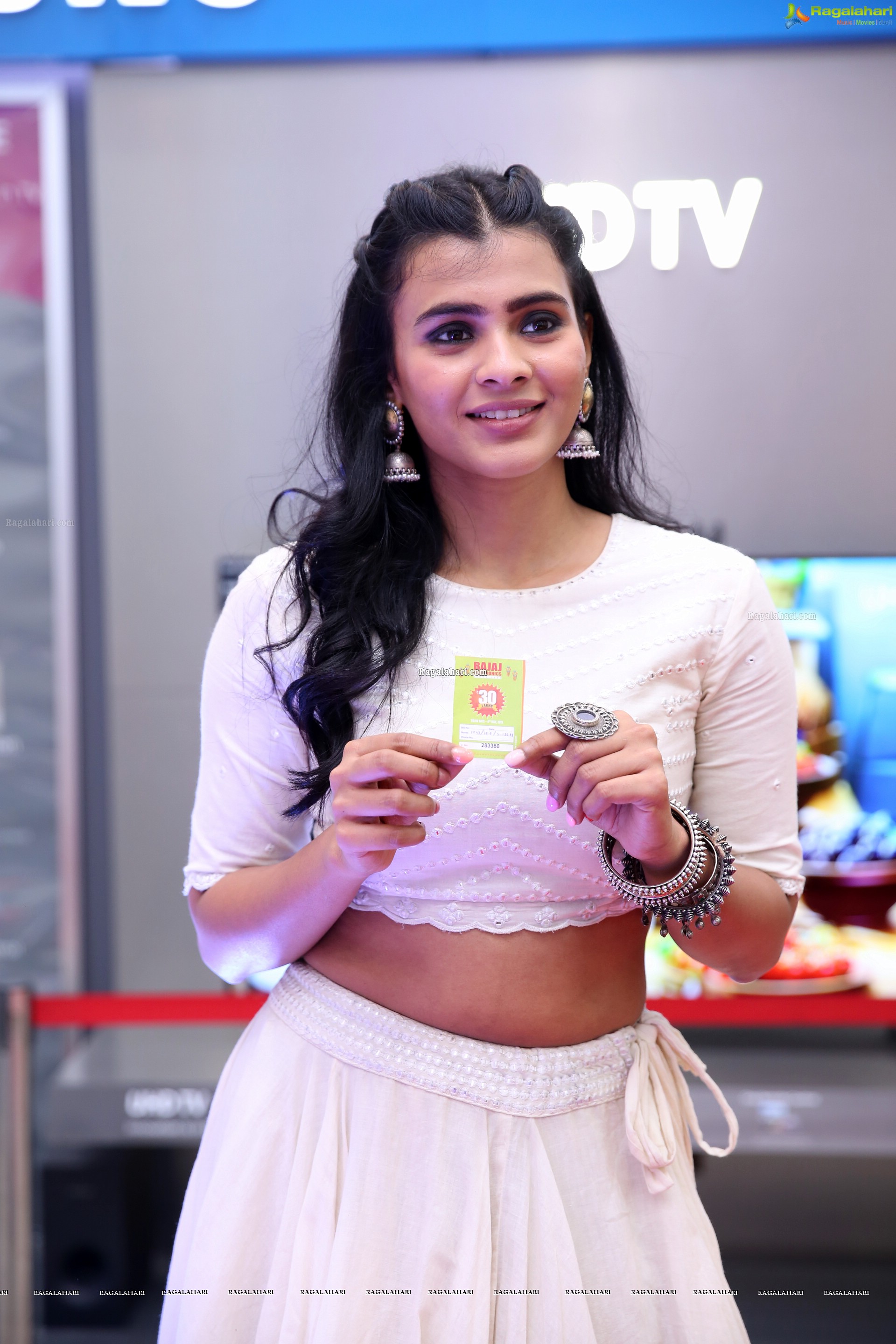 Hebah Patel @ Bajaj Electronics Lucky Draw Event - HD Gallery