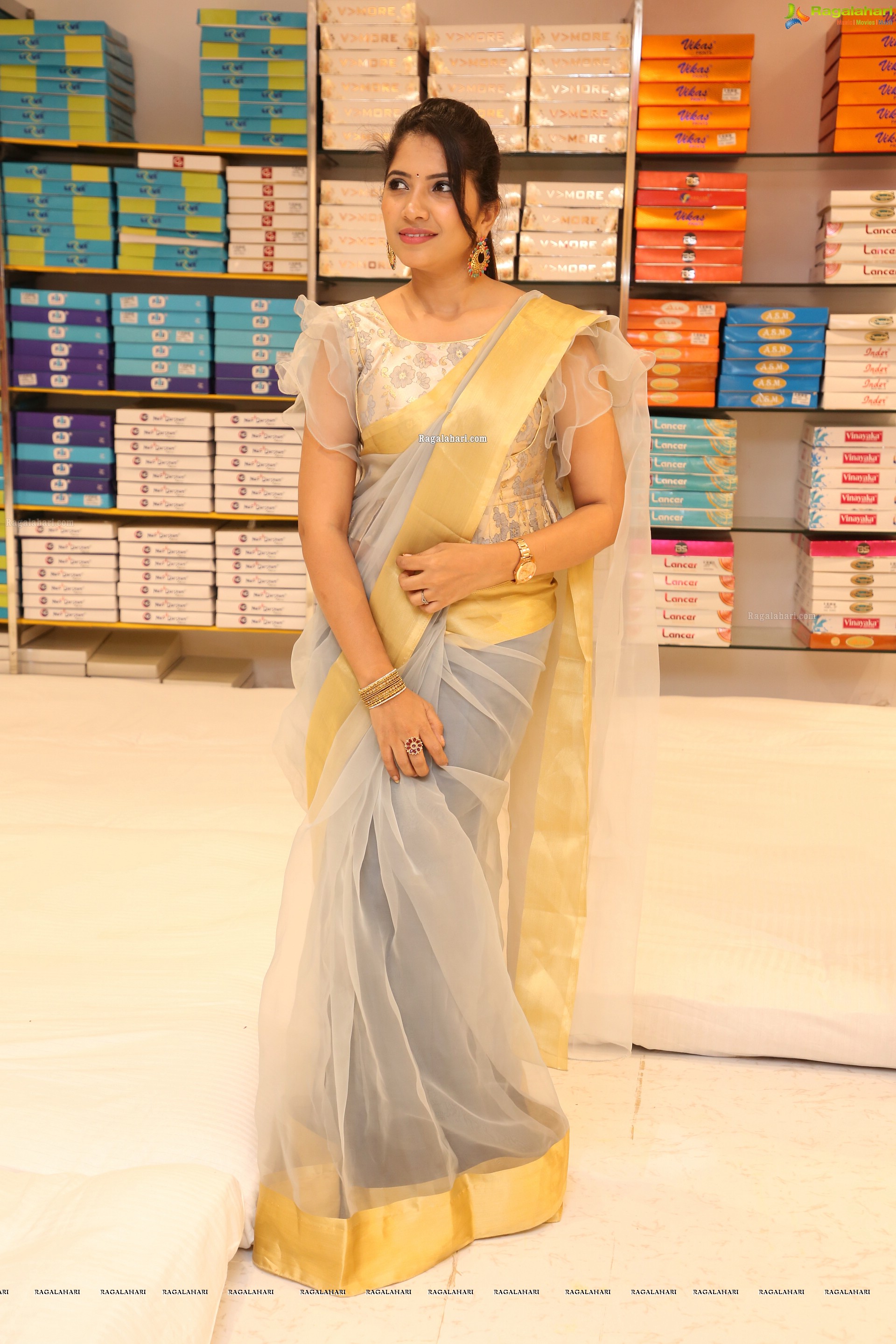 Anchor Indu at Kanchipuram GRT Silks Launch at Dilsukhnagar