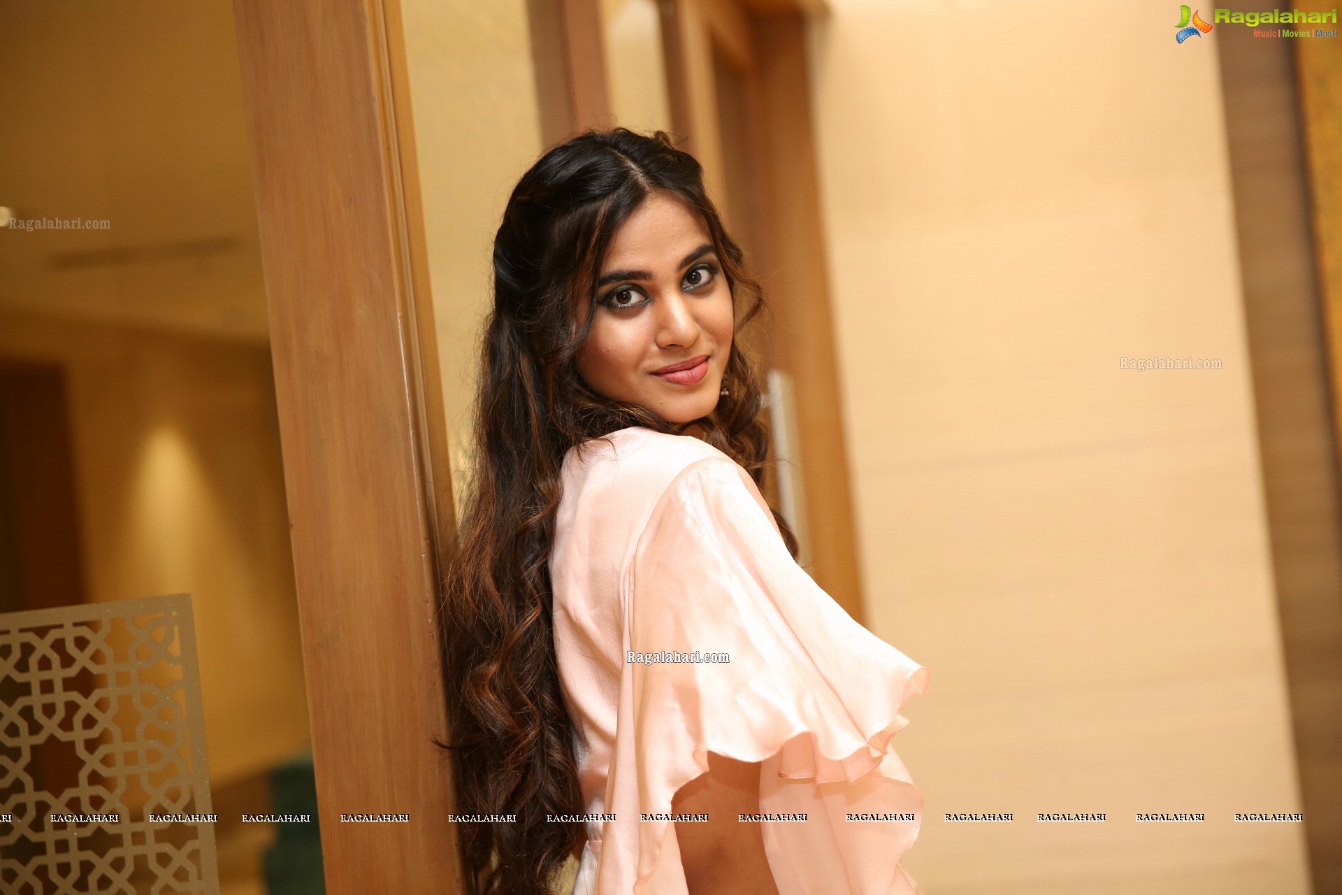 Jahnavi Rao at Sutraa Grand Curtain Raiser & Fashion Showcase (HD Photos)