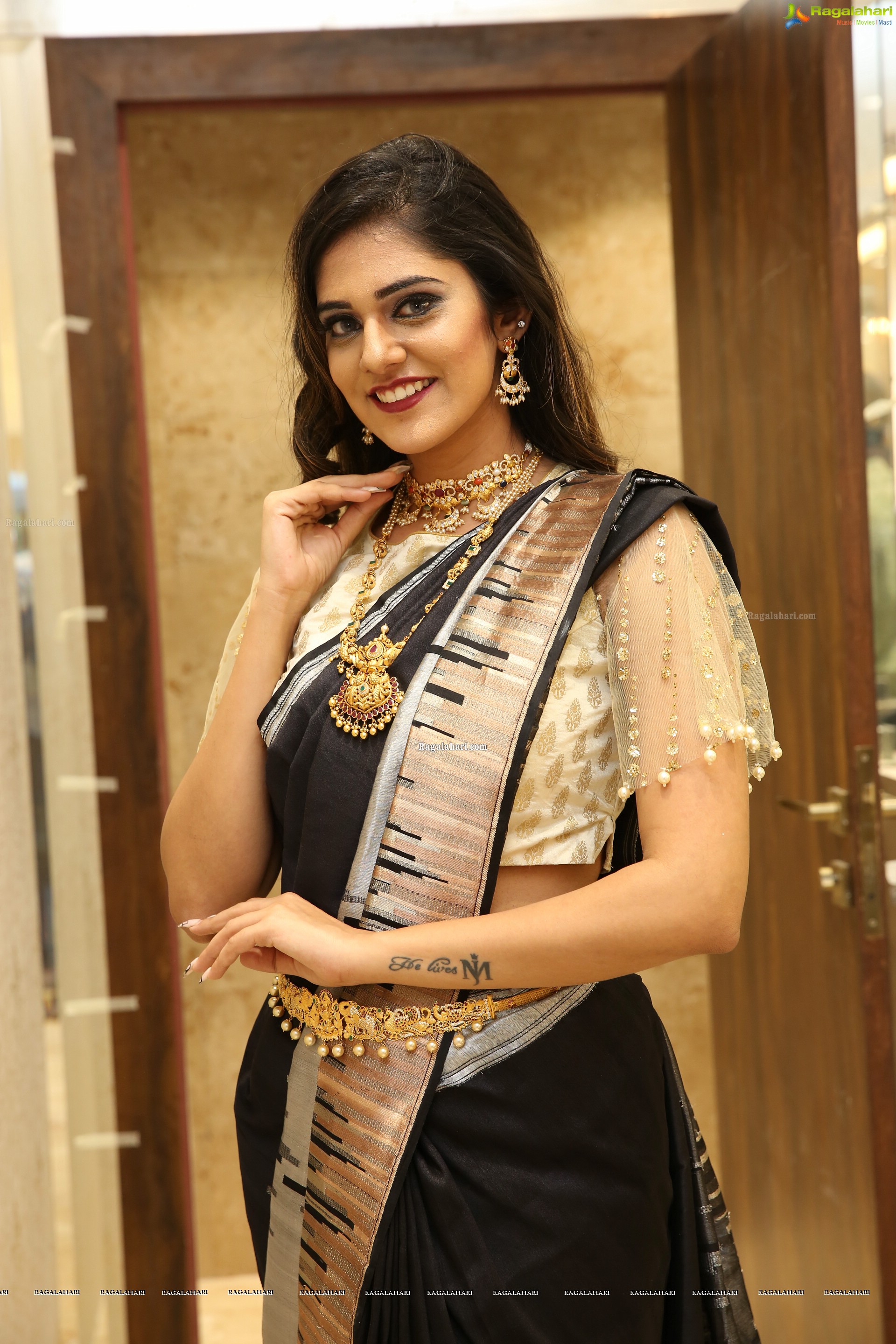 Kritya Sudha at Manepally Jewellers Kukatpally Showroom Curtain Raiser - HD Gallery