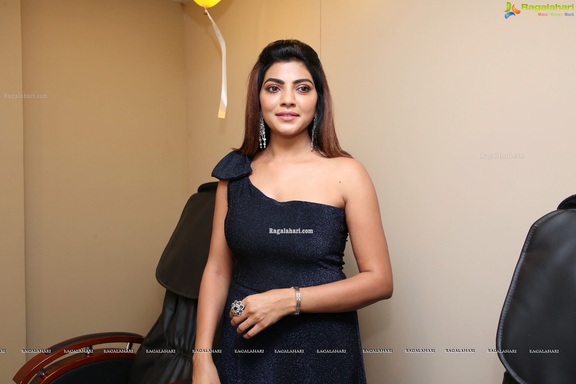 Lahari at Boss The Family Salon Launch HD Gallery, Images