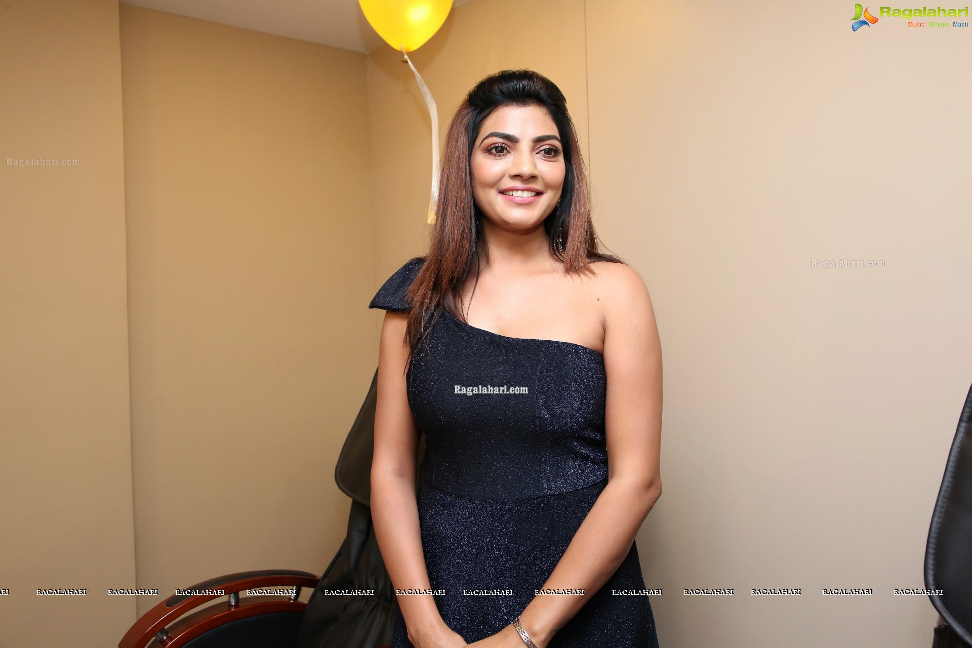 Lahari at Boss The Family Salon Launch HD Gallery, Images