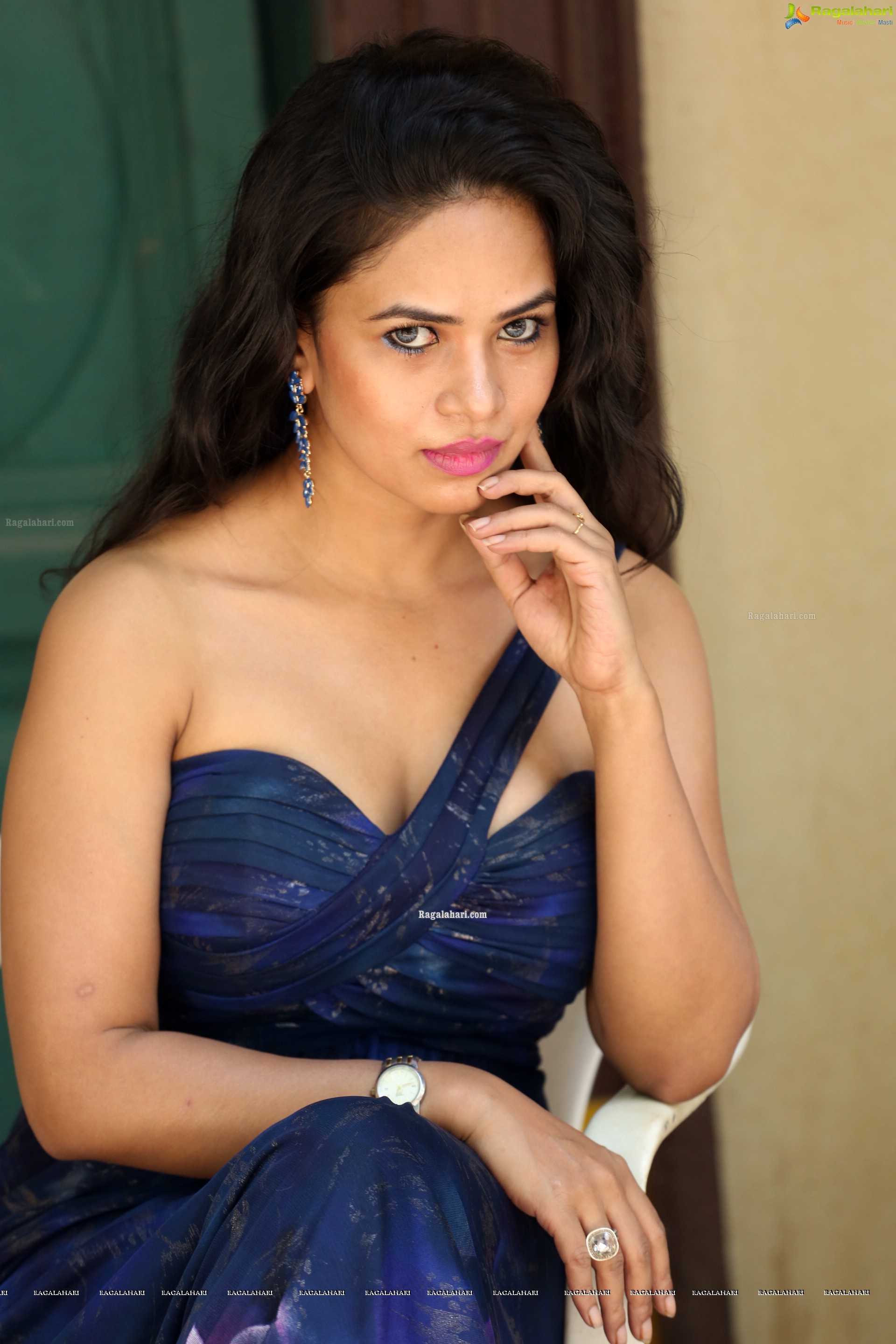 Minakkshi Kalitaa at Satyam Movie Launch HD Gallery, Images