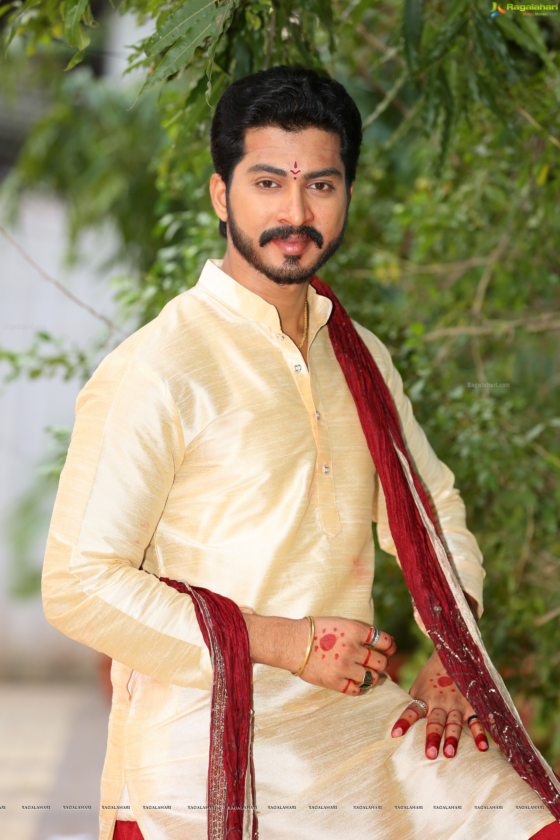 Munna at Roja Serial Sets HD Gallery, Images