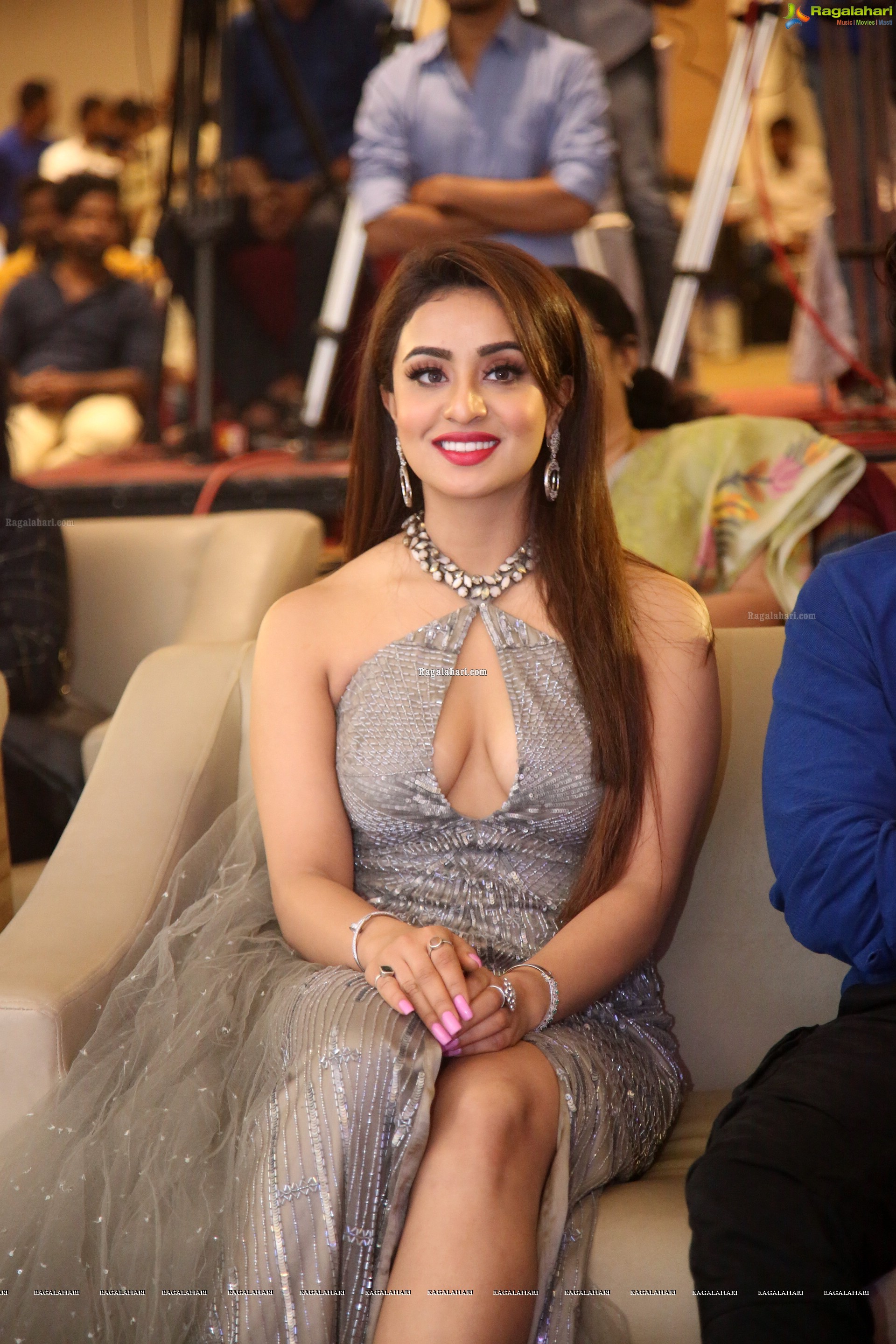 Musskan Sethi at Ragala 24 Gantallo Pre-Release Event (HD Photos)