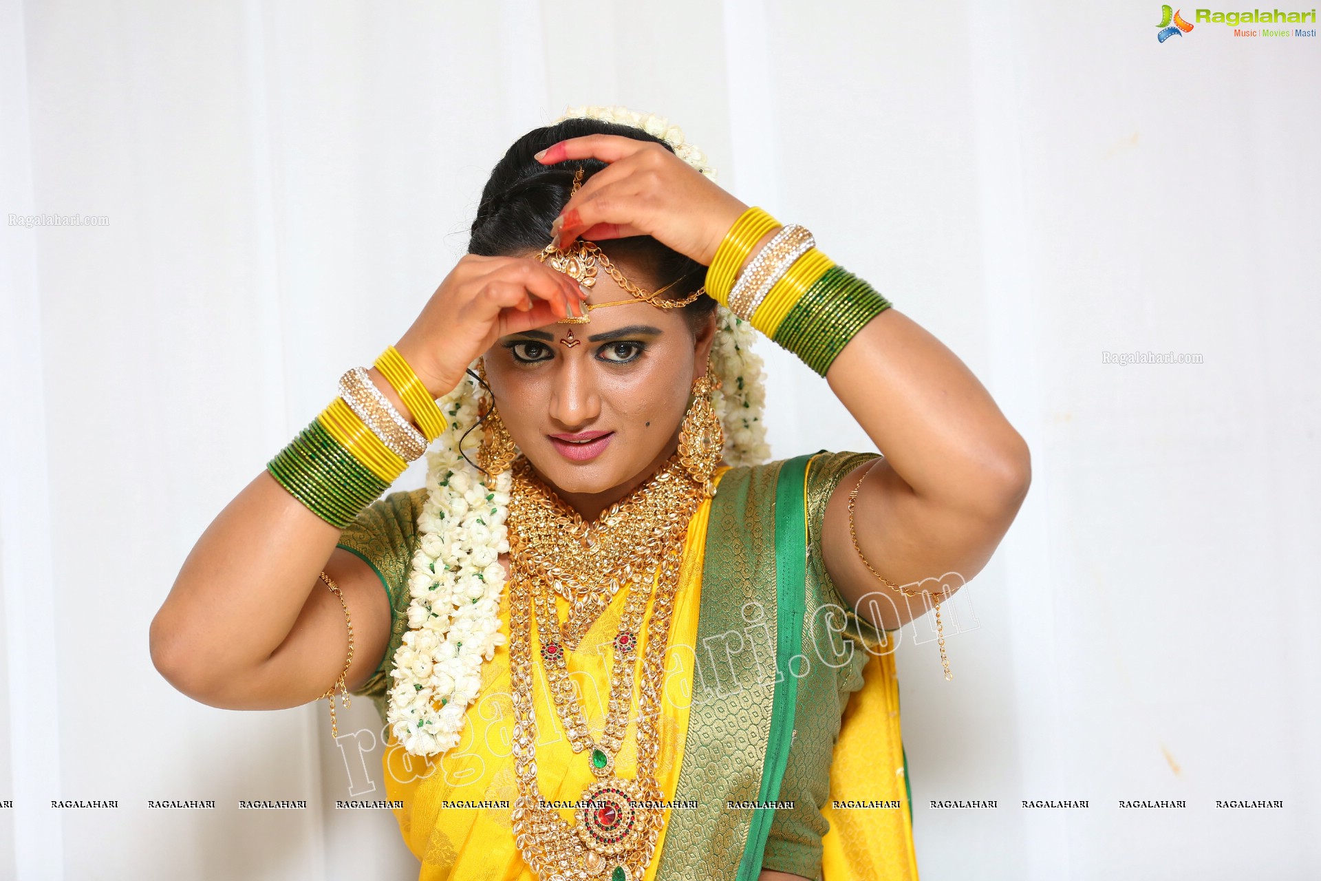 Princy B Krishnan at Roja Serial Sets HD Gallery, Images