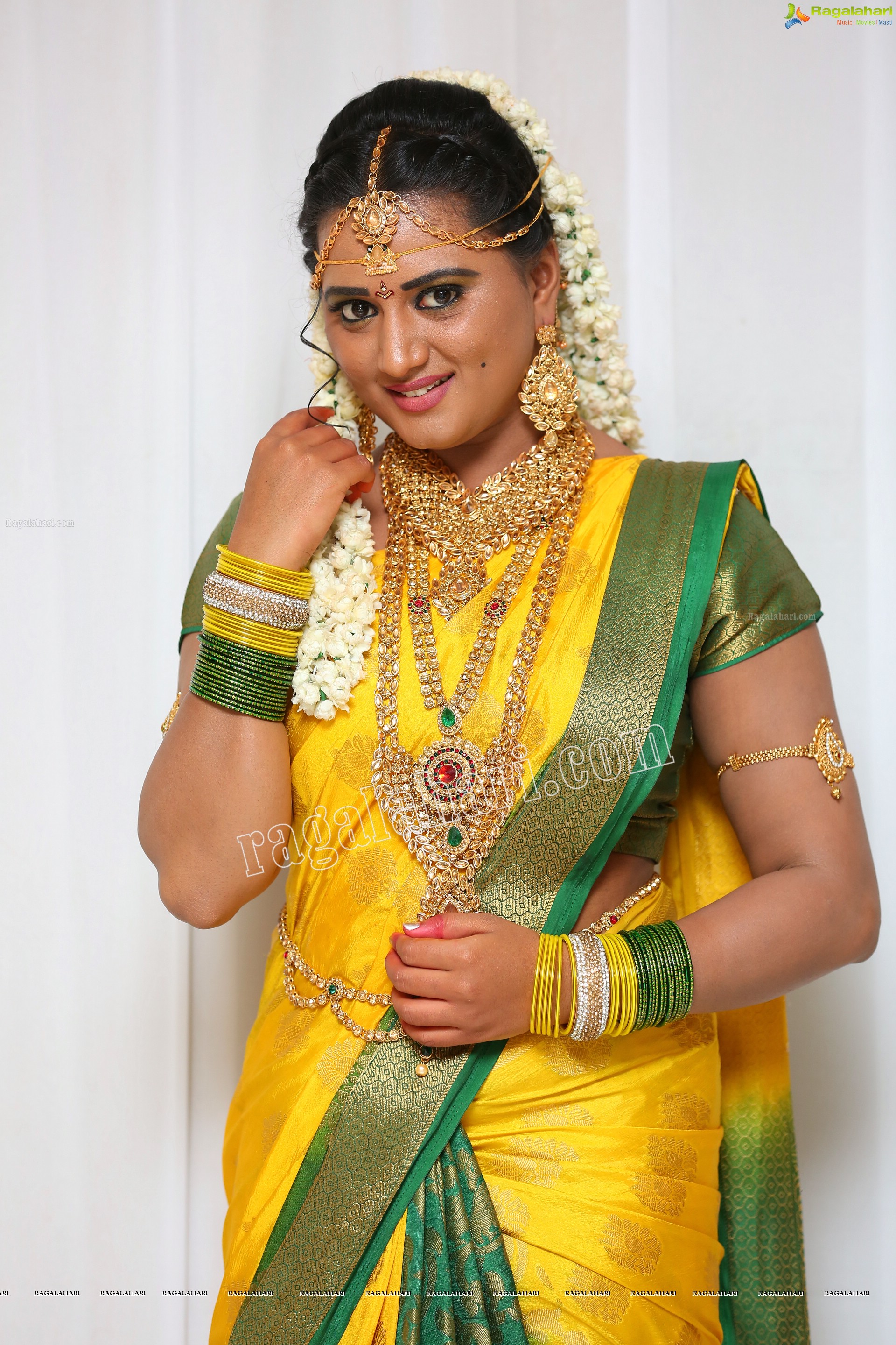 Princy B Krishnan at Roja Serial Sets HD Gallery, Images