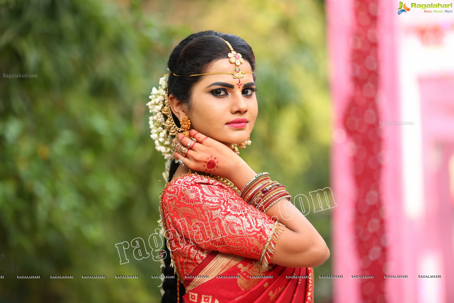 Priyanka Sharma at Roja Serial Sets HD Gallery, Images