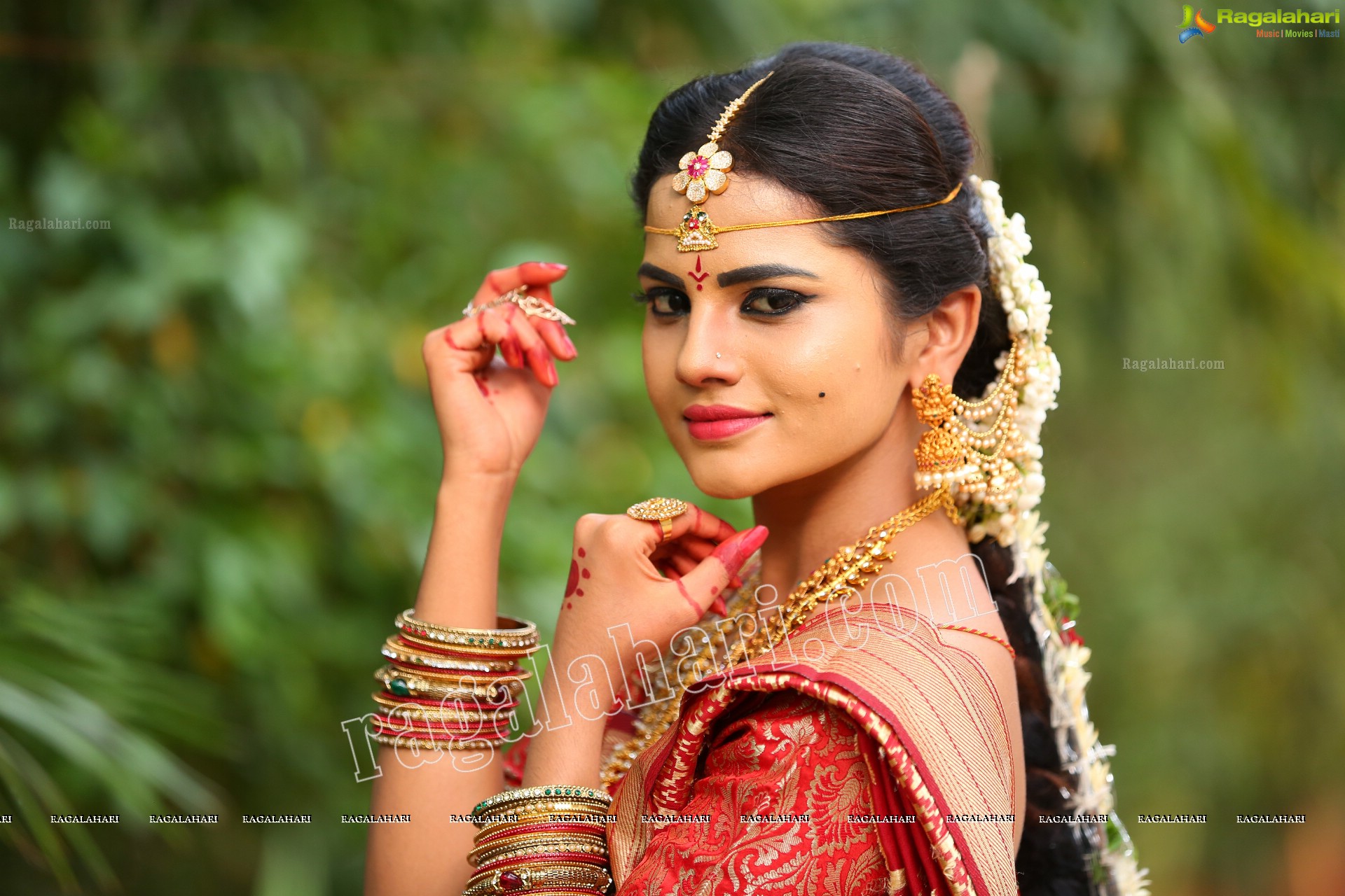 Priyanka Sharma at Roja Serial Sets HD Gallery, Images