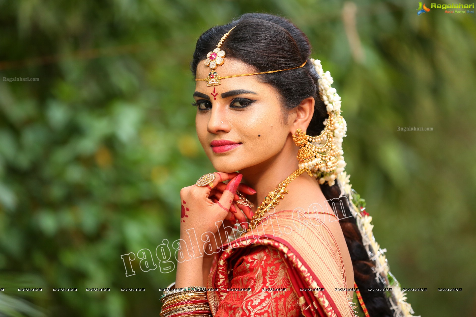 Priyanka Sharma at Roja Serial Sets HD Gallery, Images