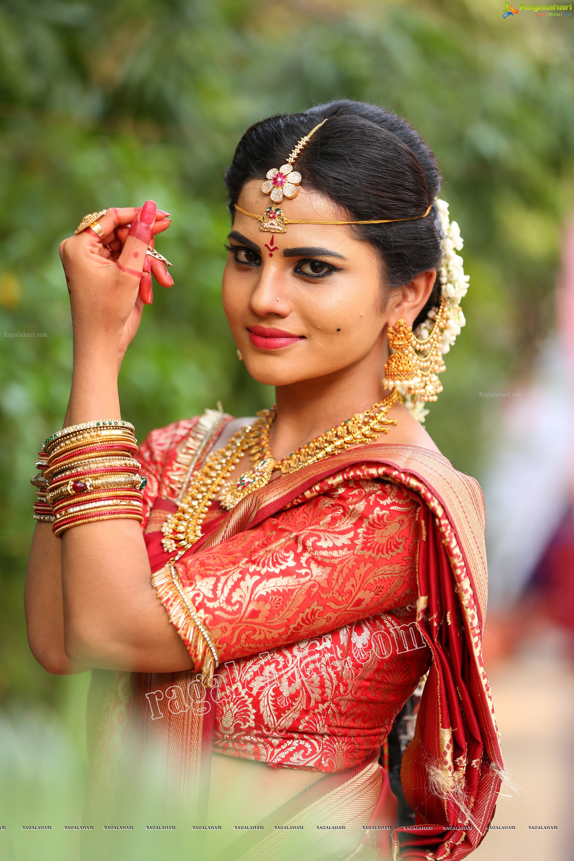 Priyanka Sharma at Roja Serial Sets HD Gallery, Images