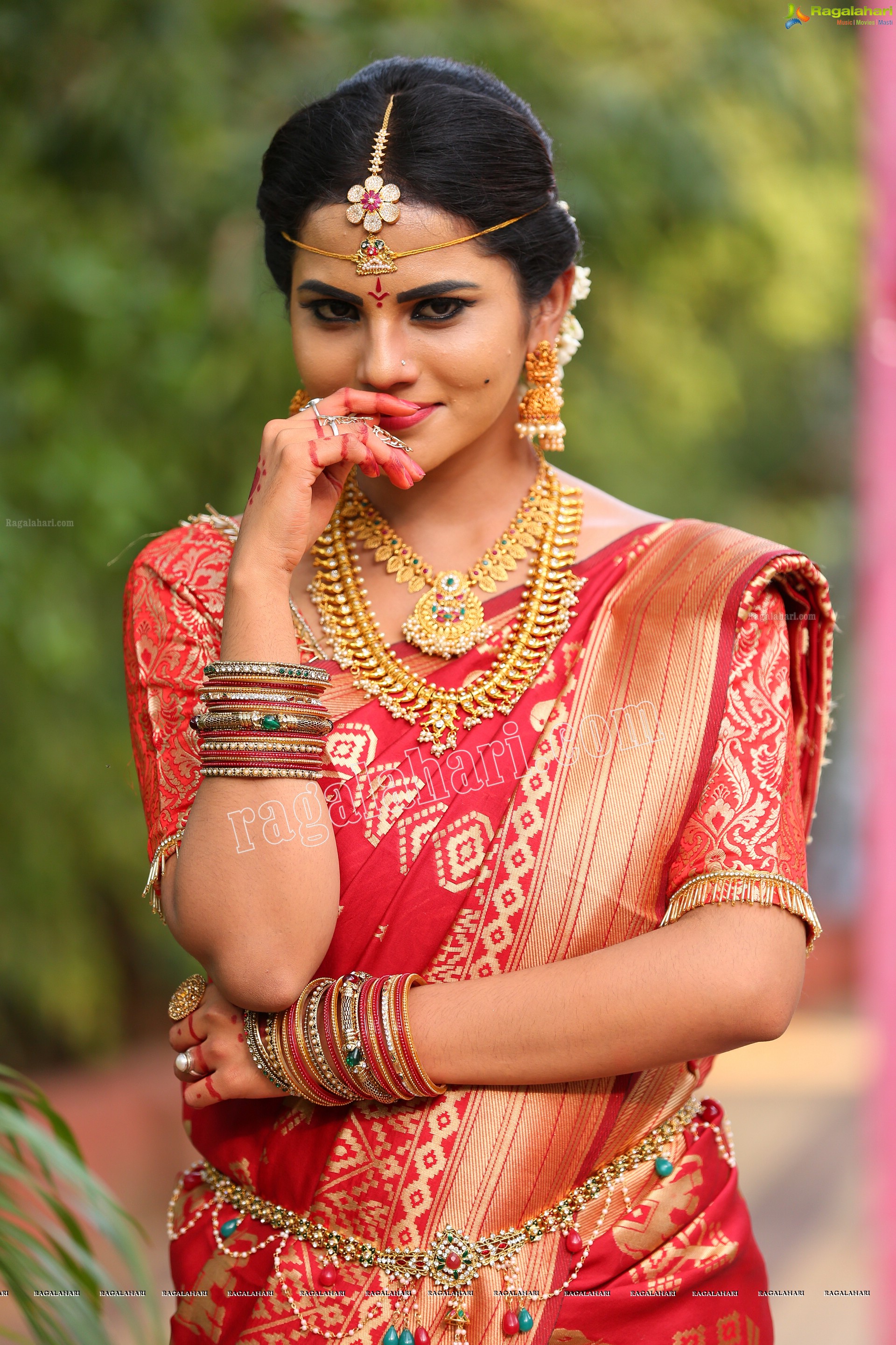 Priyanka Sharma at Roja Serial Sets HD Gallery, Images