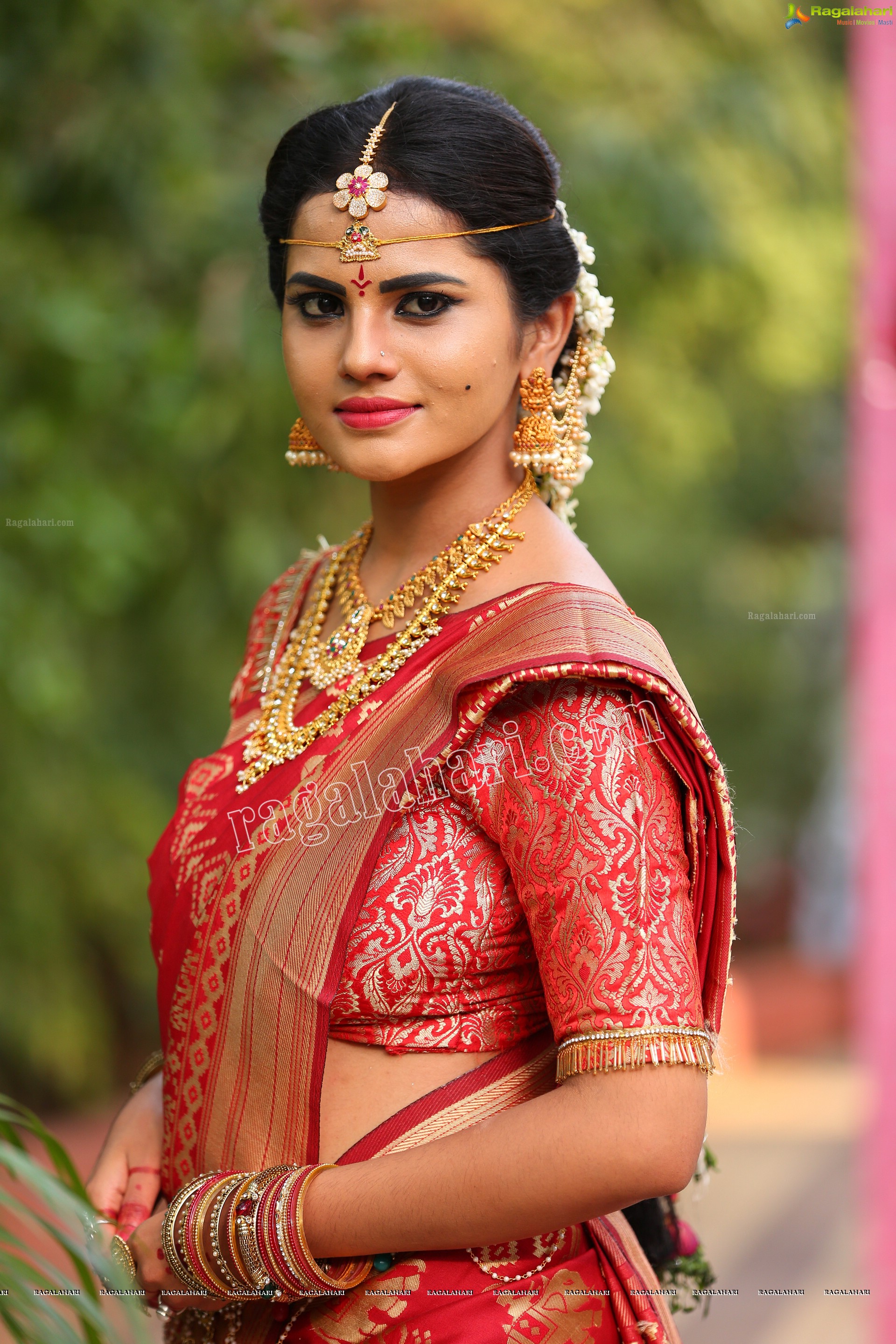 Priyanka Sharma at Roja Serial Sets HD Gallery, Images