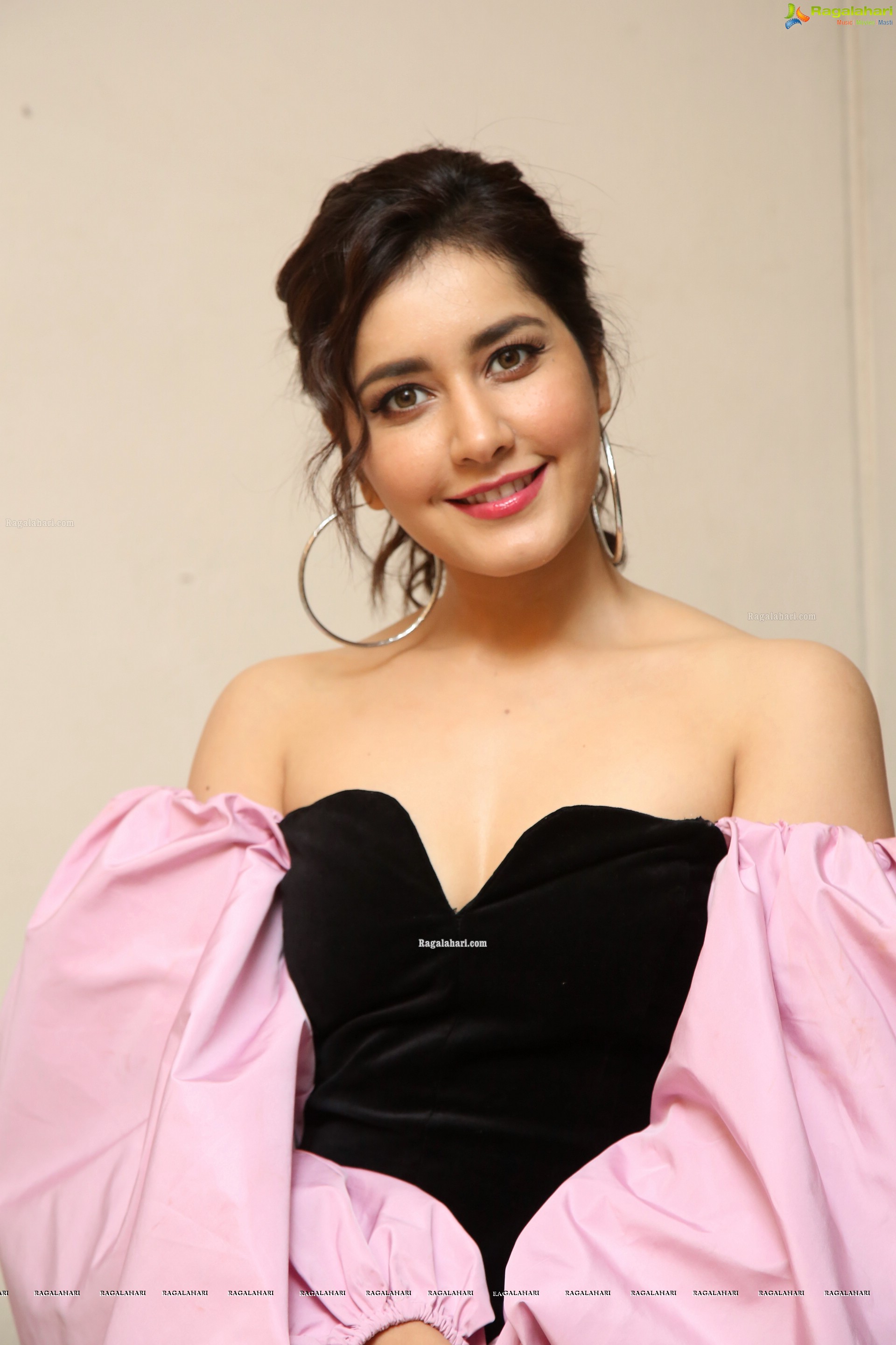 Raashi Khanna at Prati Roju Pandage Oo Baava Song Launch HD Gallery, Images