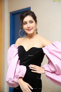 Raashi Khanna at Prati Roju Pandage Oo Baava Song Release