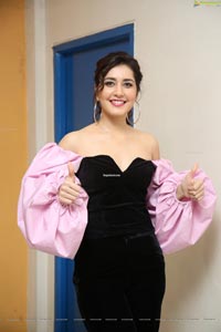 Raashi Khanna at Prati Roju Pandage Oo Baava Song Release