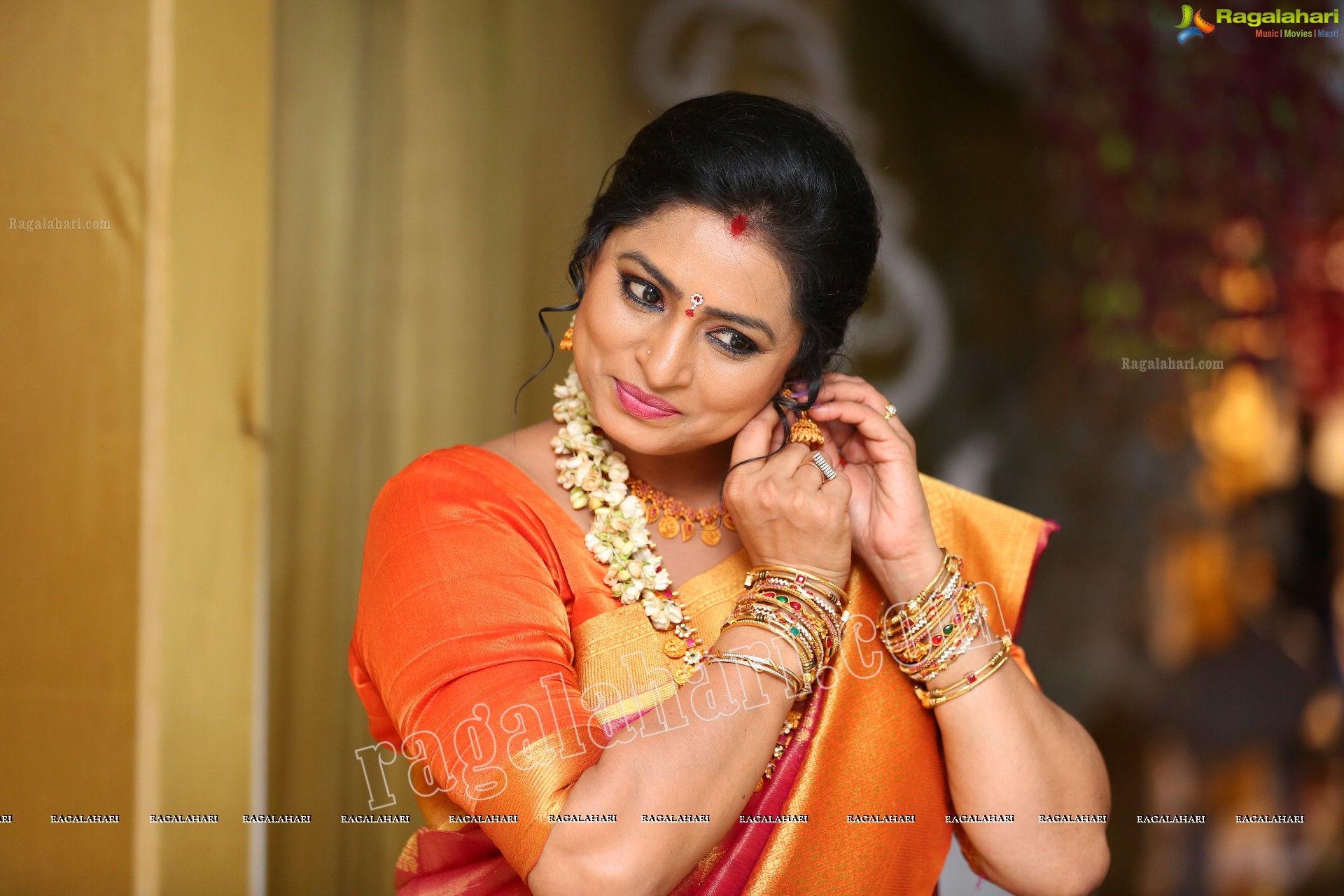 Sai Latha at Roja Serial Sets HD Gallery, Images