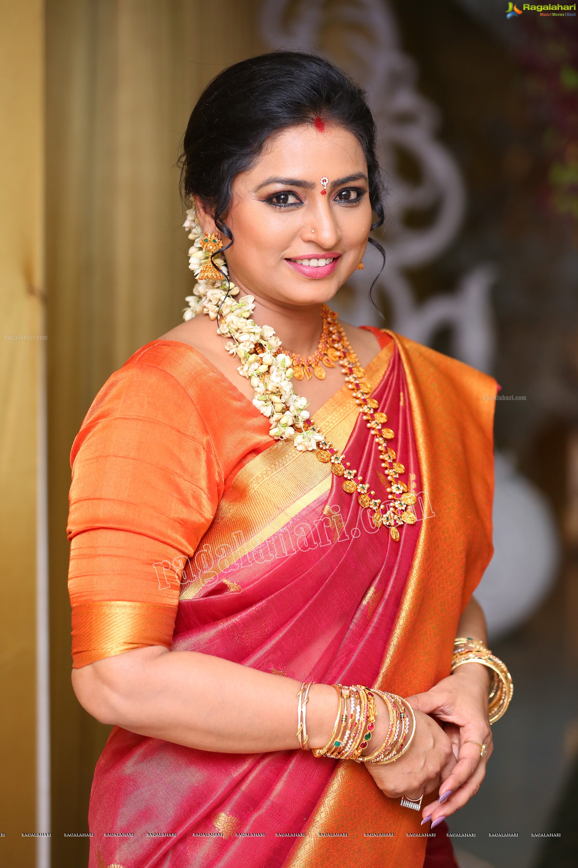 Sai Latha at Roja Serial Sets HD Gallery, Images