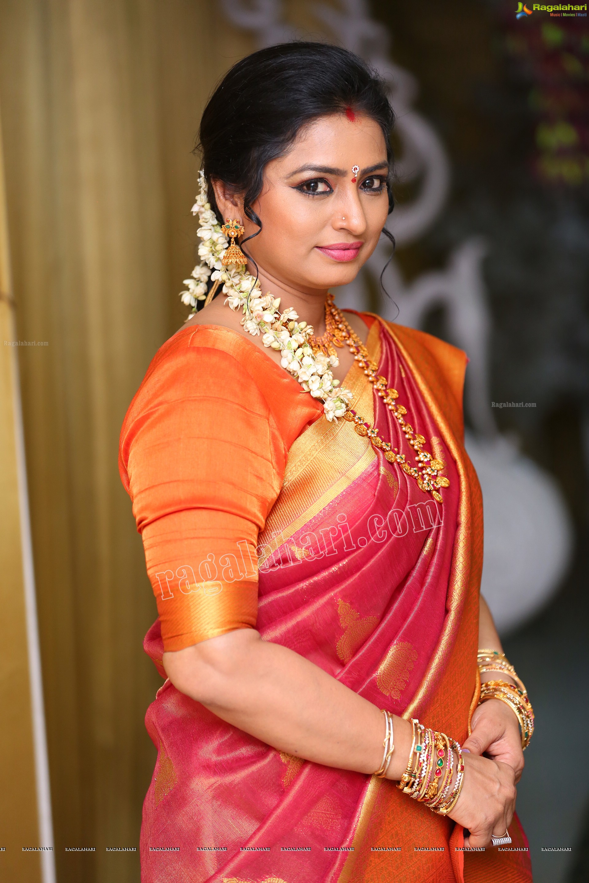 Sai Latha at Roja Serial Sets HD Gallery, Images