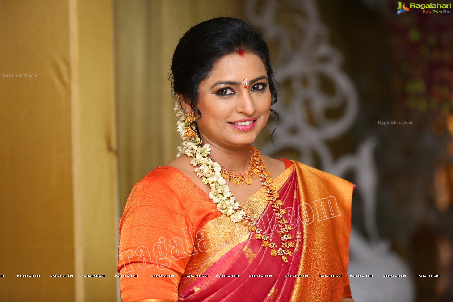 Sai Latha at Roja Serial Sets HD Gallery, Images