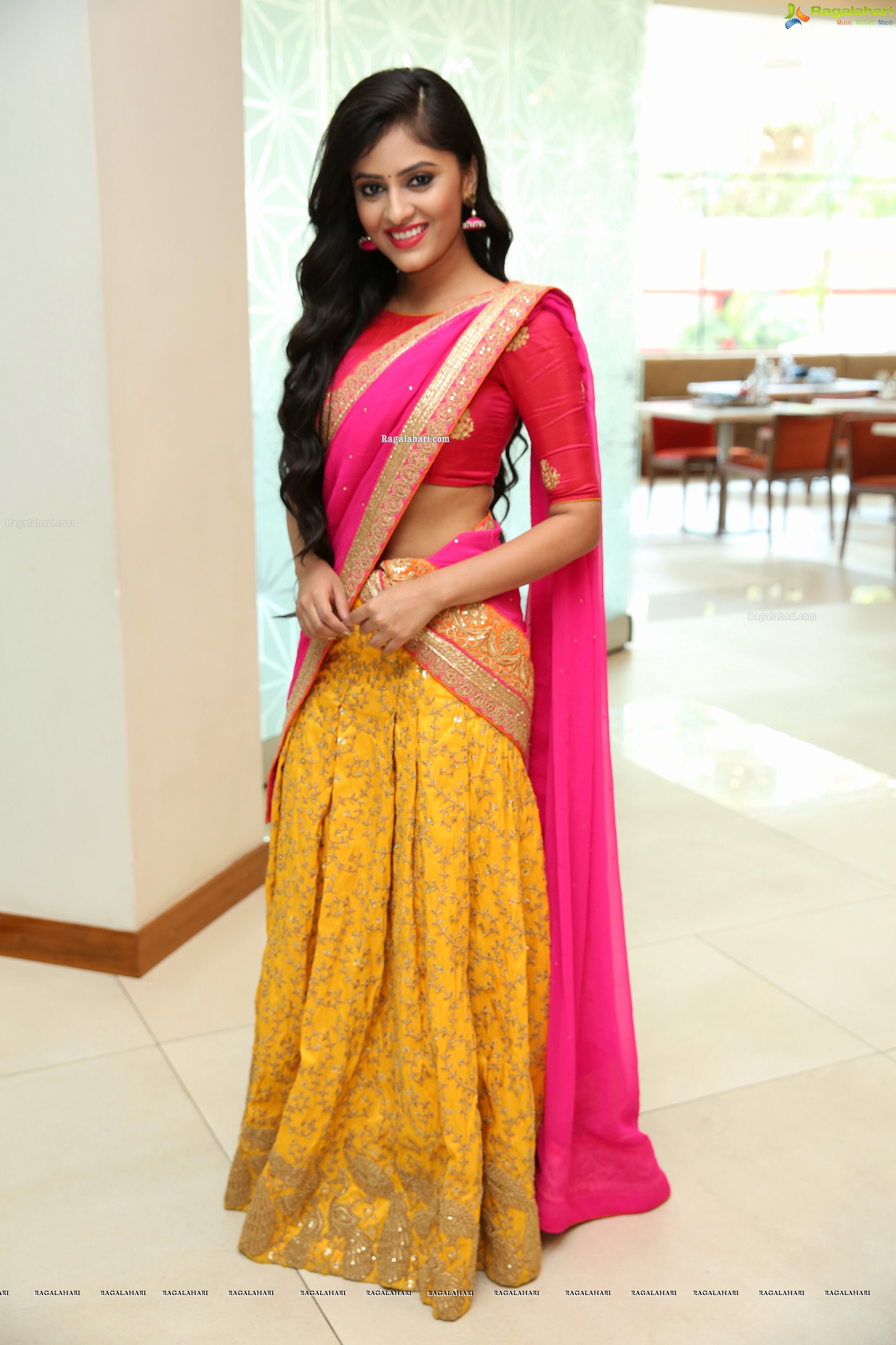 Sanya Thakur at Trendz Exhibition Launch at Hyatt Place - HD Gallery