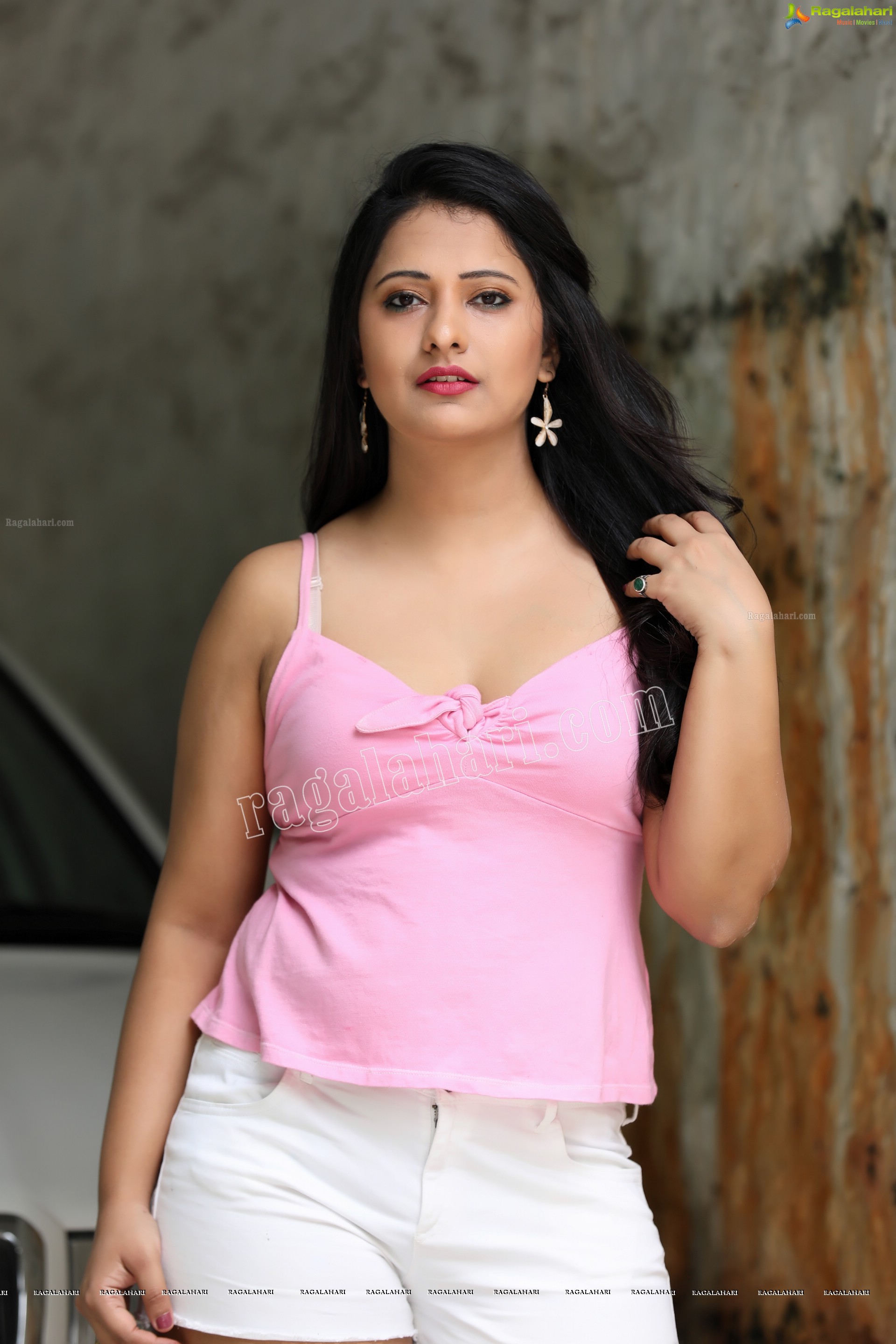 Nikita Bisht (Exclusive Studio Shoot) (High Definition Photos)