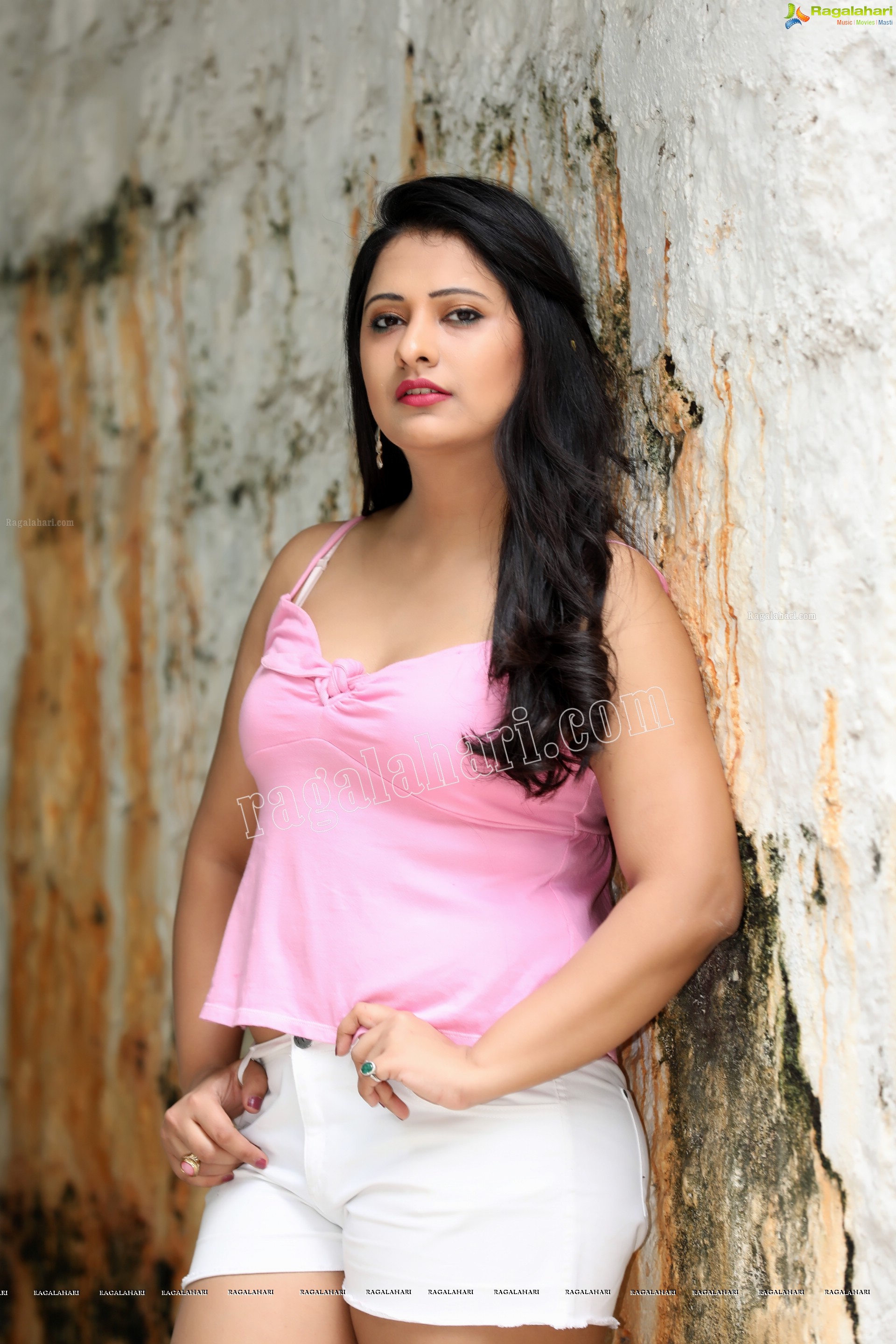 Nikita Bisht (Exclusive Studio Shoot) (High Definition Photos)