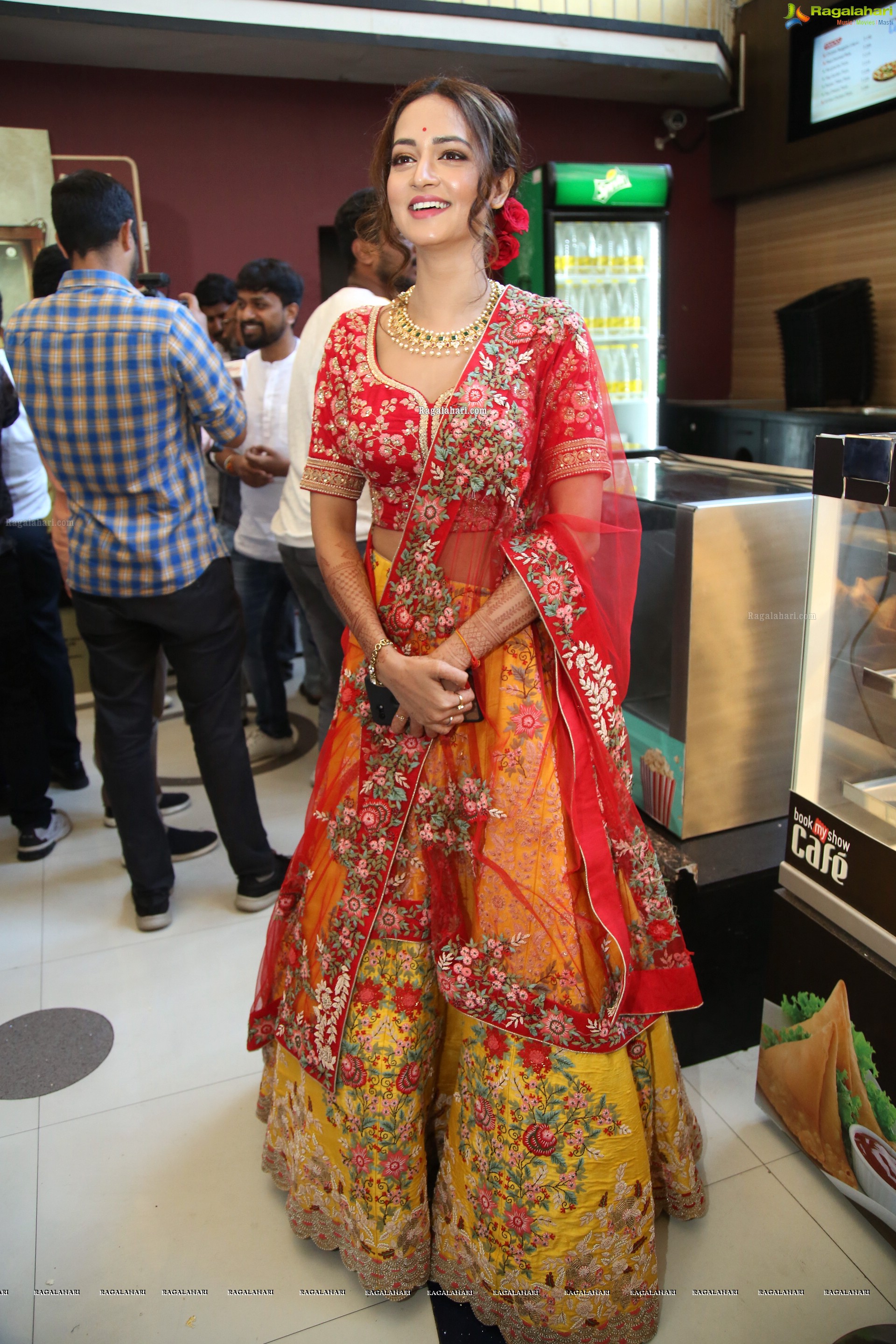 Shanvi Srivastava at Athade Srimannarayana Trailer Launch