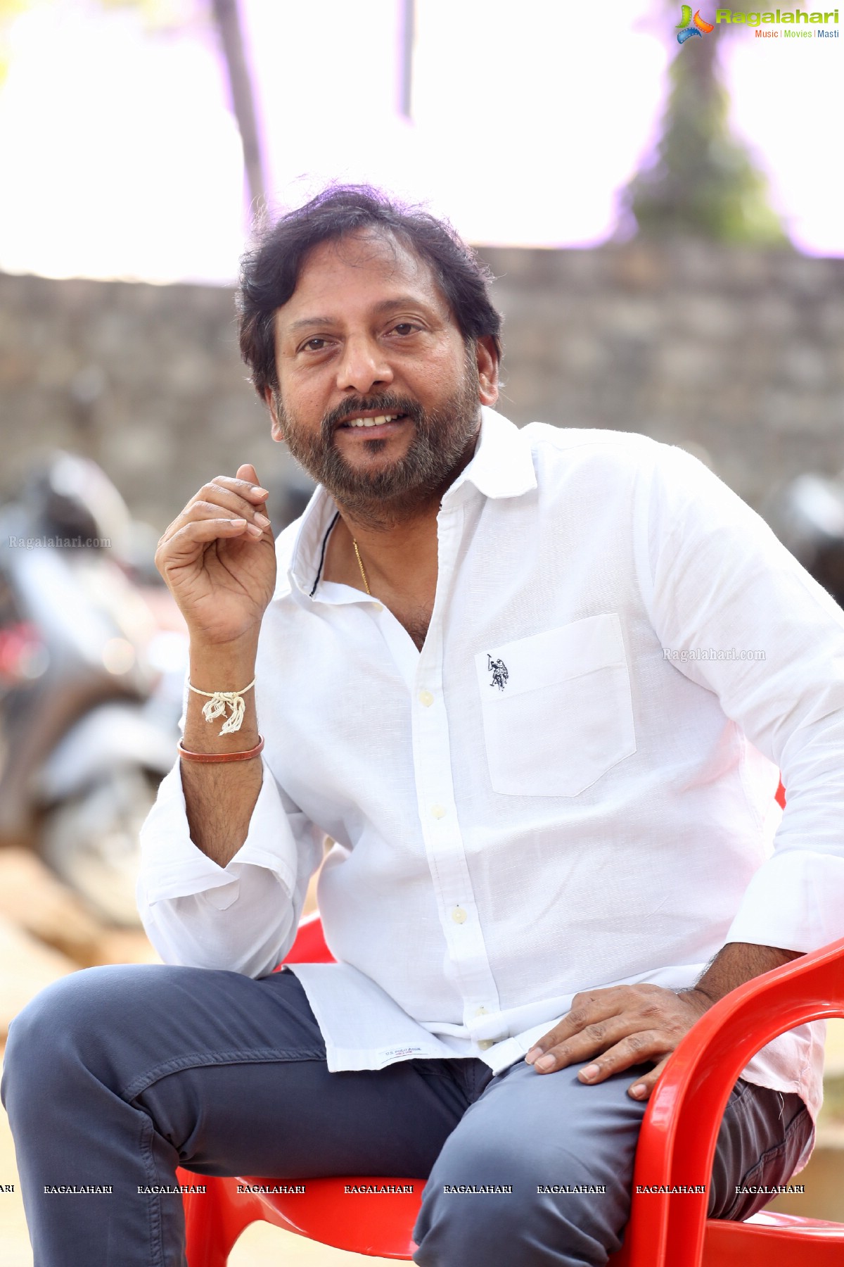 Director Sreenivasa Reddy at Ragala 24 Gantallo Interview