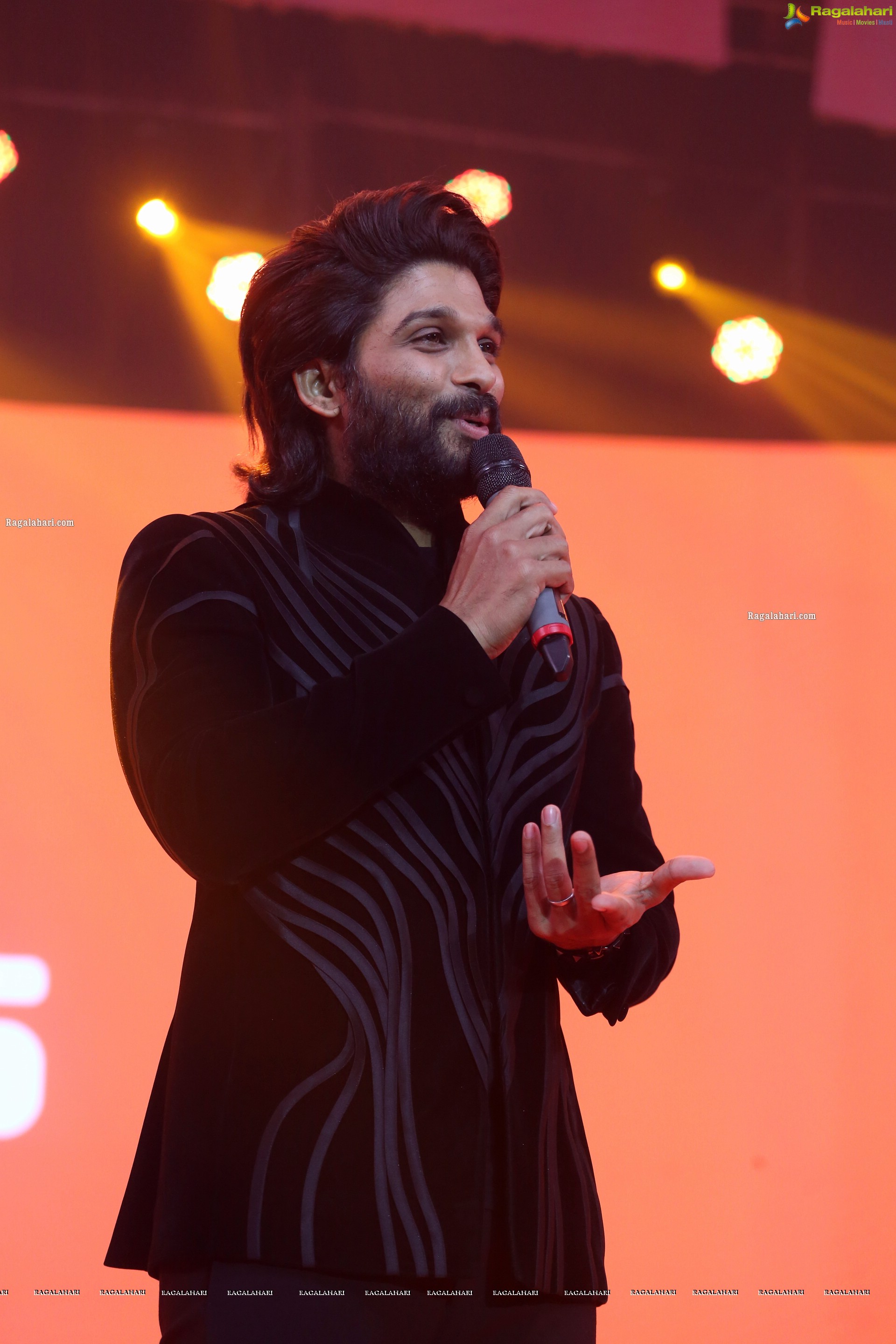 Allu Arjun at Aha Event An Evening with A Galaxy of Stars, HD Gallery