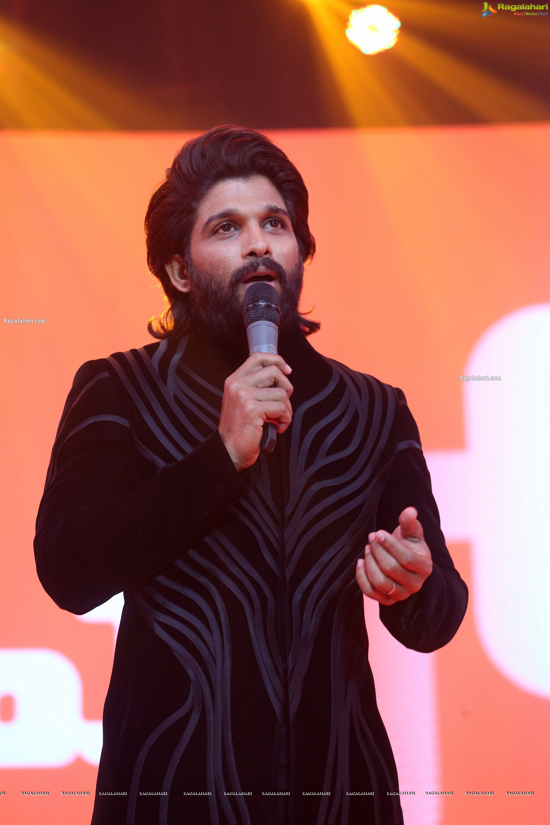 Allu Arjun at Aha Event An Evening with A Galaxy of Stars, HD Gallery