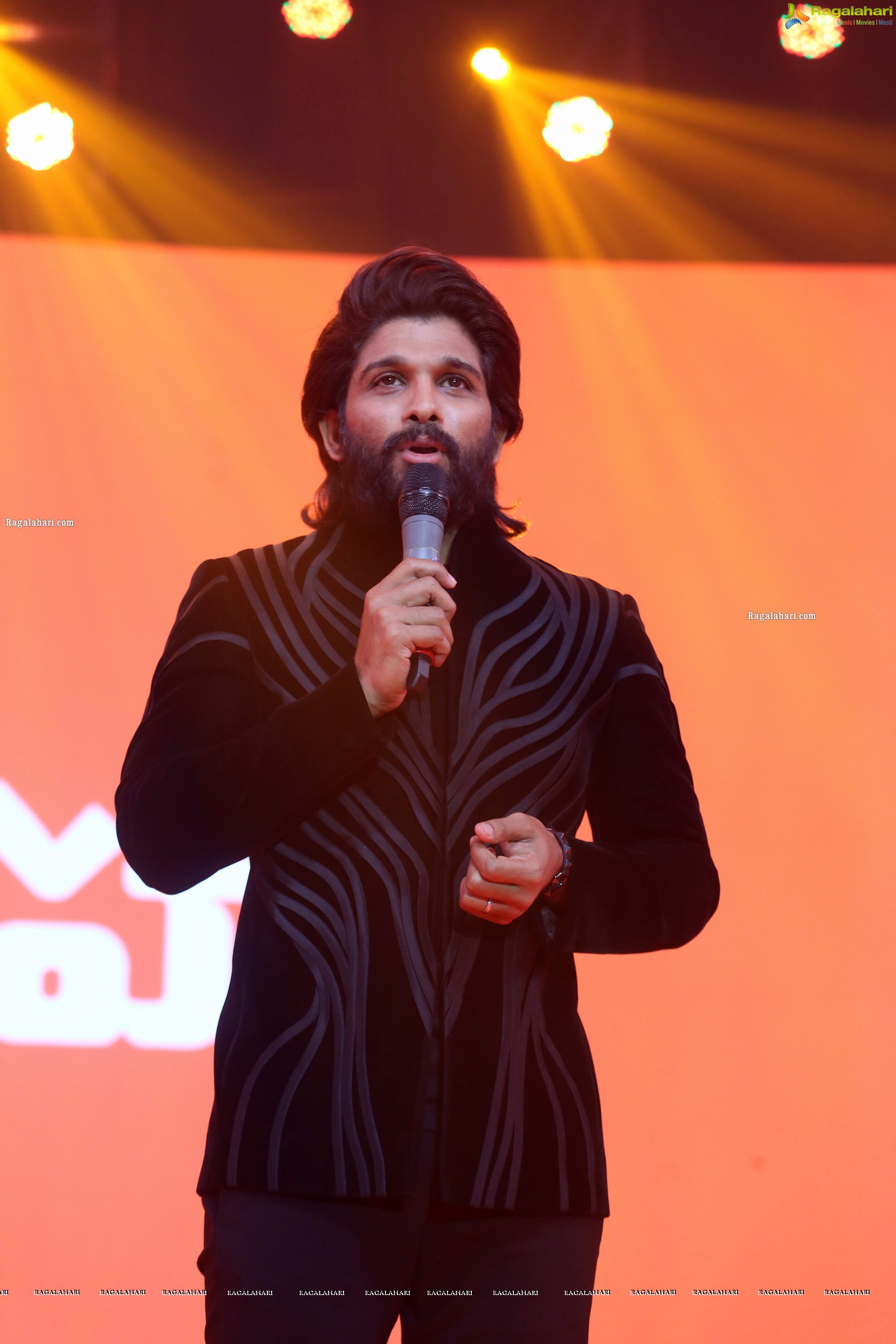 Allu Arjun at Aha Event An Evening with A Galaxy of Stars, HD Gallery