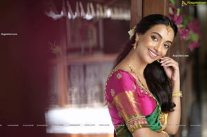 Amrin Qureshi Latest Photoshoot Images