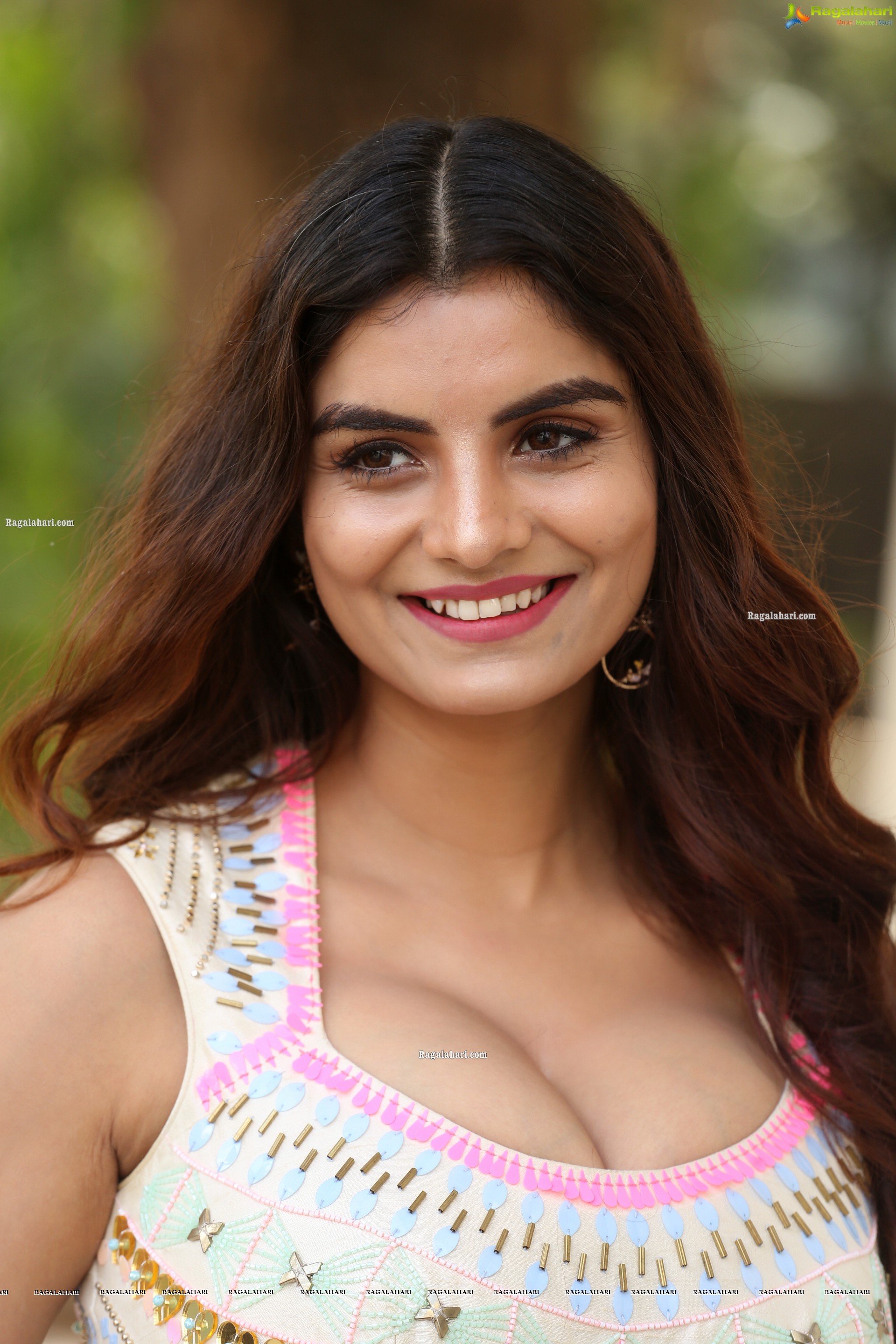 Anveshi Jain at Commitment Movie Trailer Launch, HD Movie Gallery