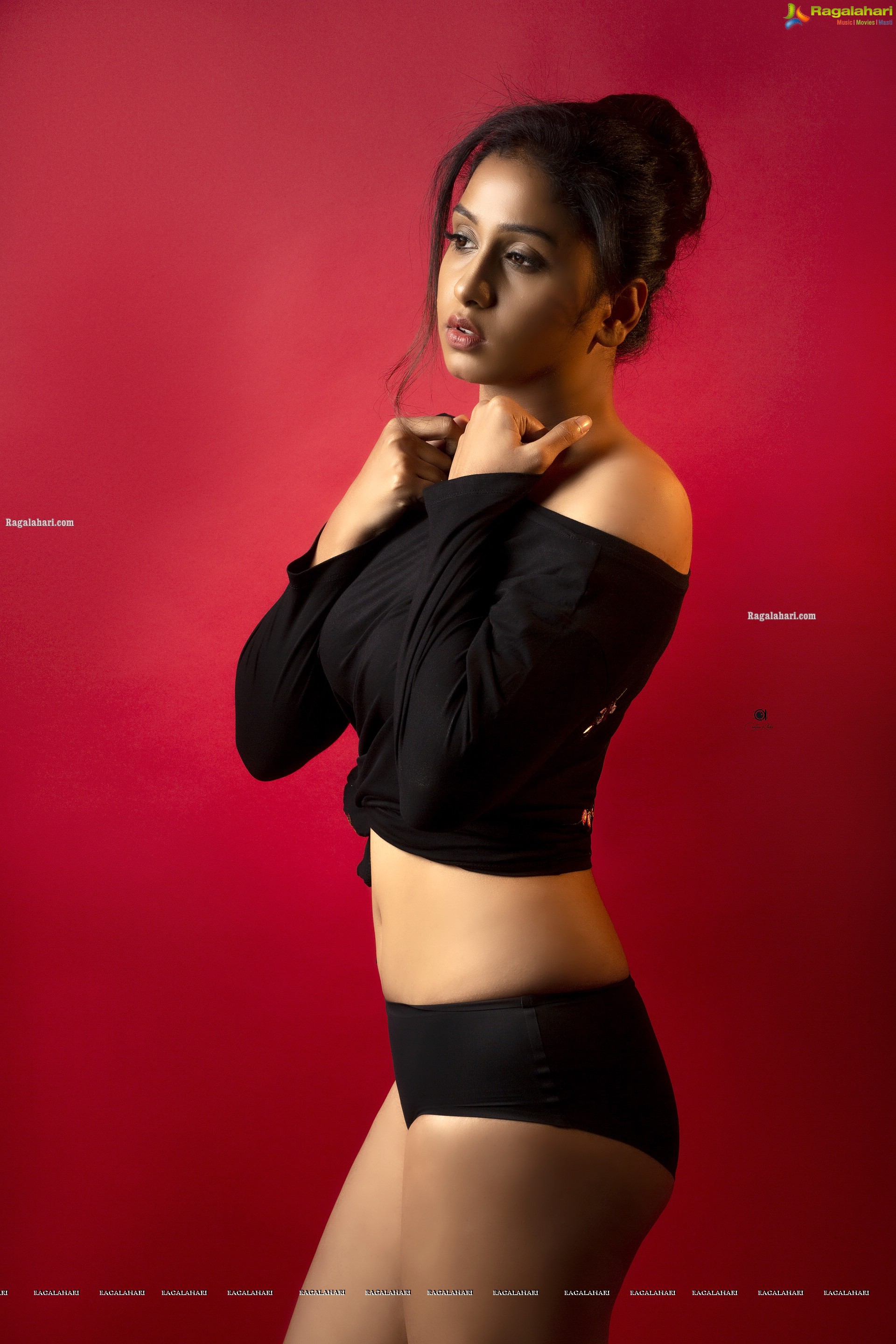 Dakkshi Guttikonda Latest Photoshoot Images - HD Gallery