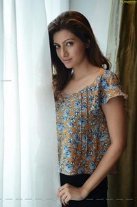 Hamsa Nandini HD Photos