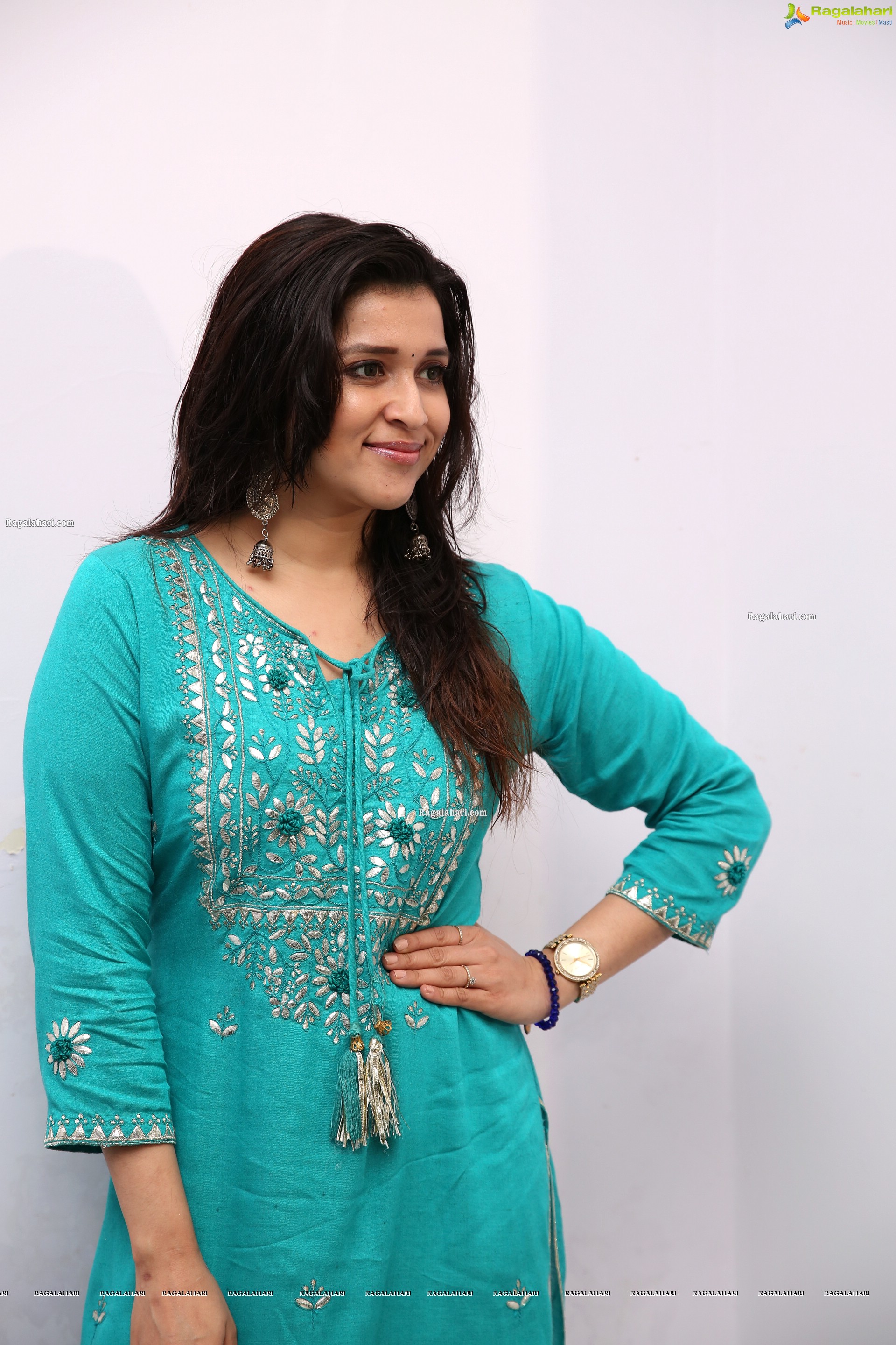 Mannara Chopra at Sutraa Grand Curtain Raiser & Fashion Showcase, HD Gallery