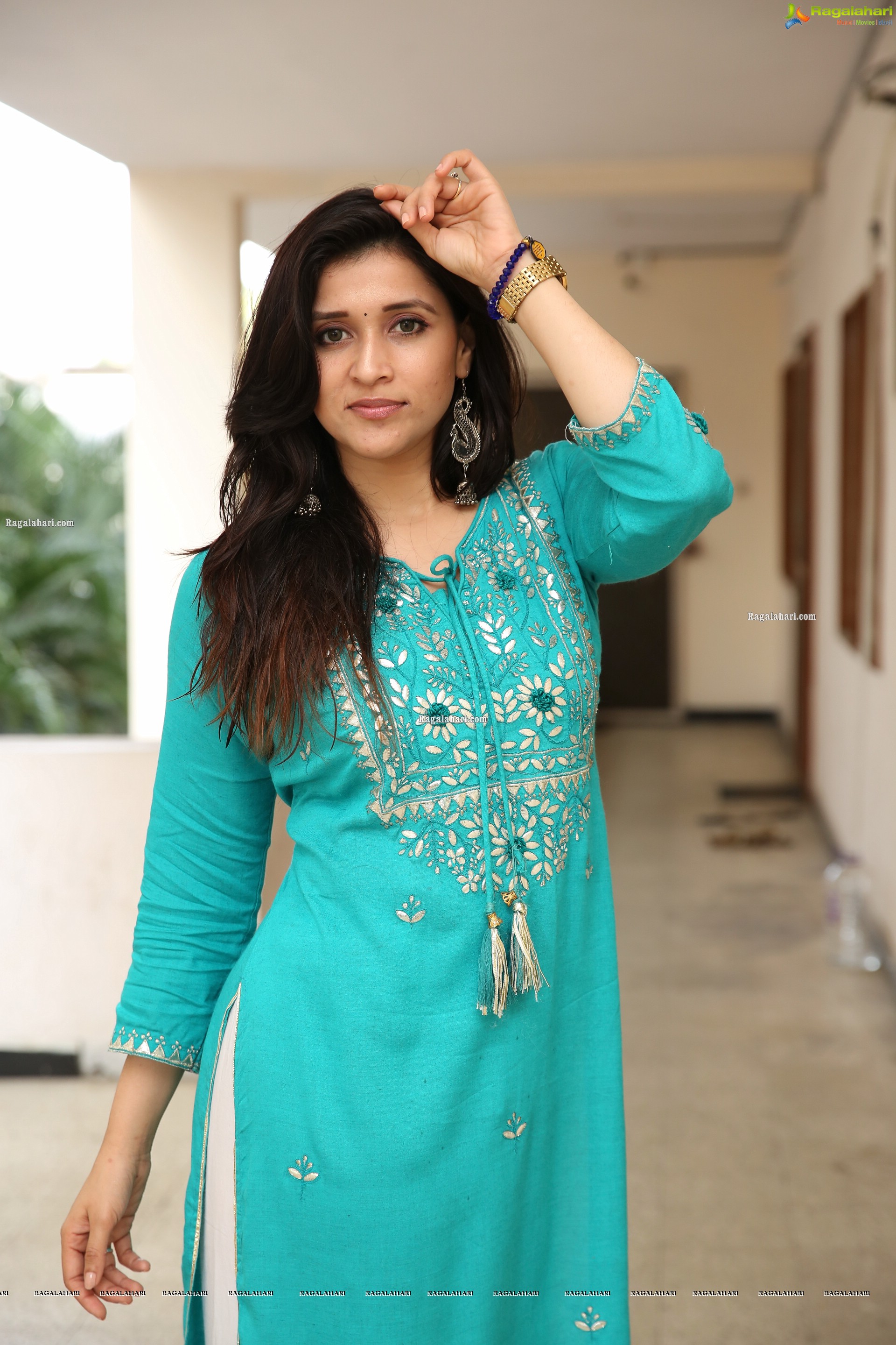 Mannara Chopra at Sutraa Grand Curtain Raiser & Fashion Showcase, HD Gallery